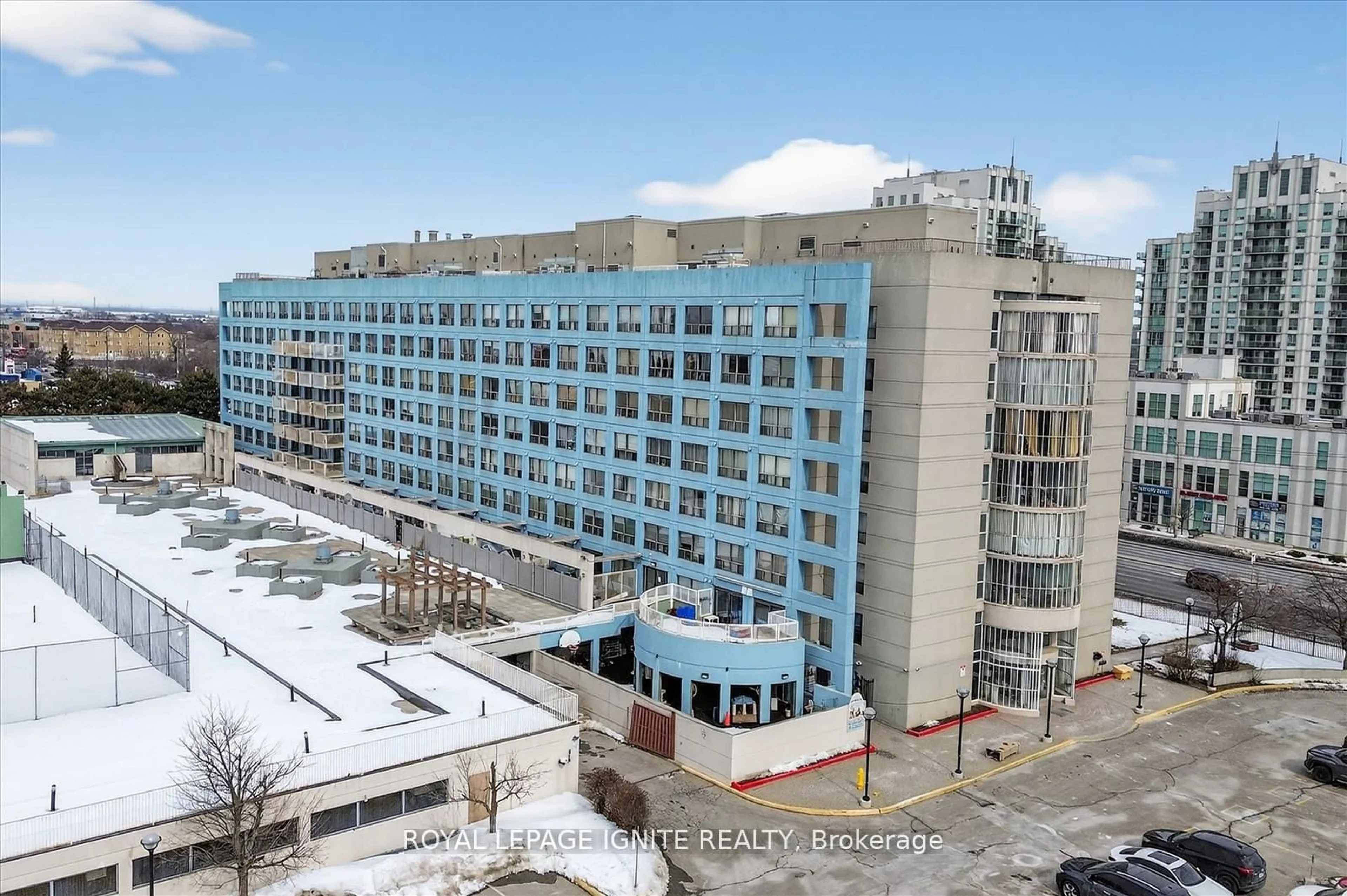 A pic from outside/outdoor area/front of a property/back of a property/a pic from drone, building for 39 Kimbercroft Crt #414, Toronto Ontario M1S 5B5