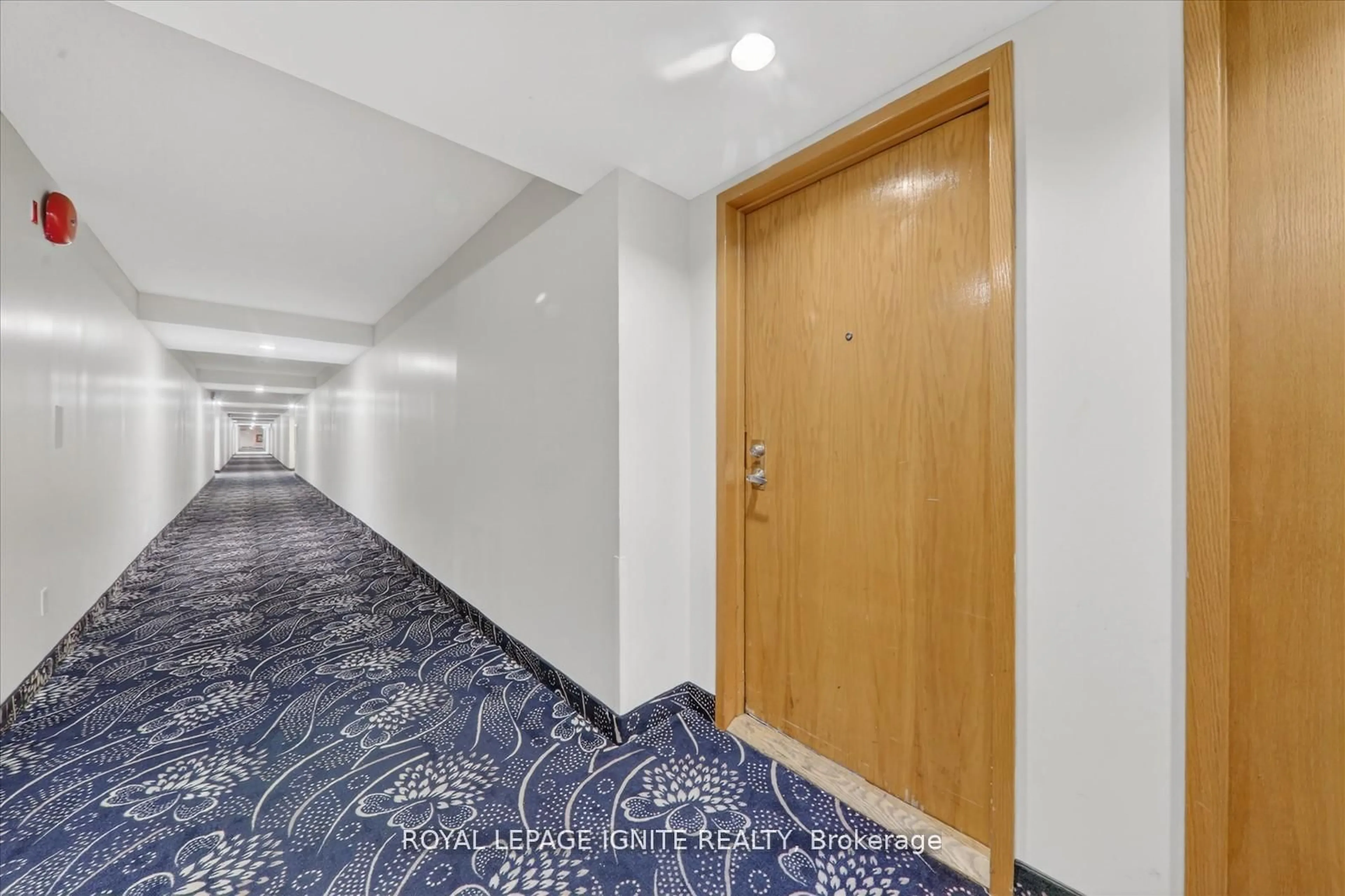 Indoor foyer for 39 Kimbercroft Crt #414, Toronto Ontario M1S 5B5