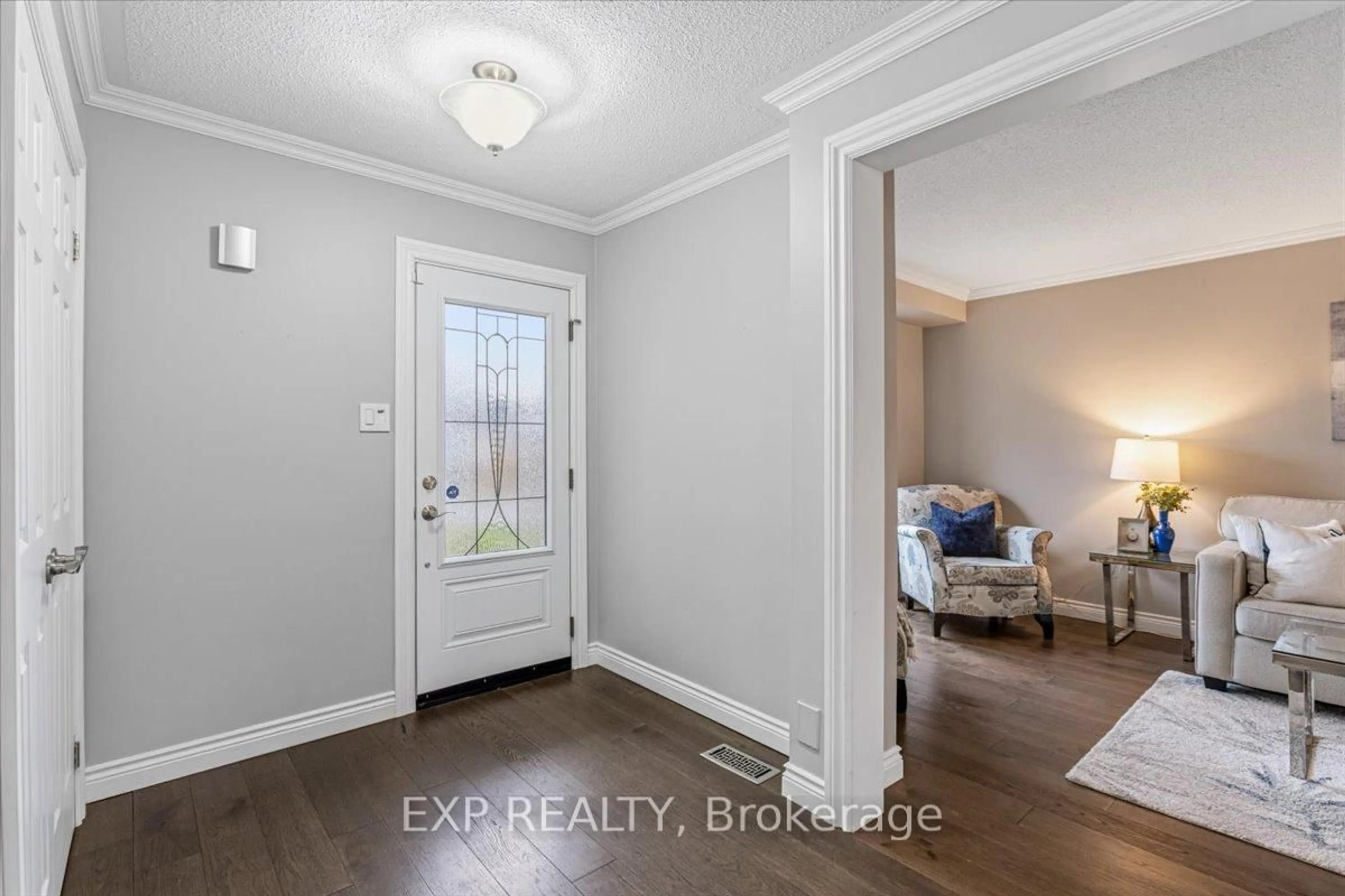 Indoor entryway for 1067 Maury Cres, Pickering Ontario L1X 1R4