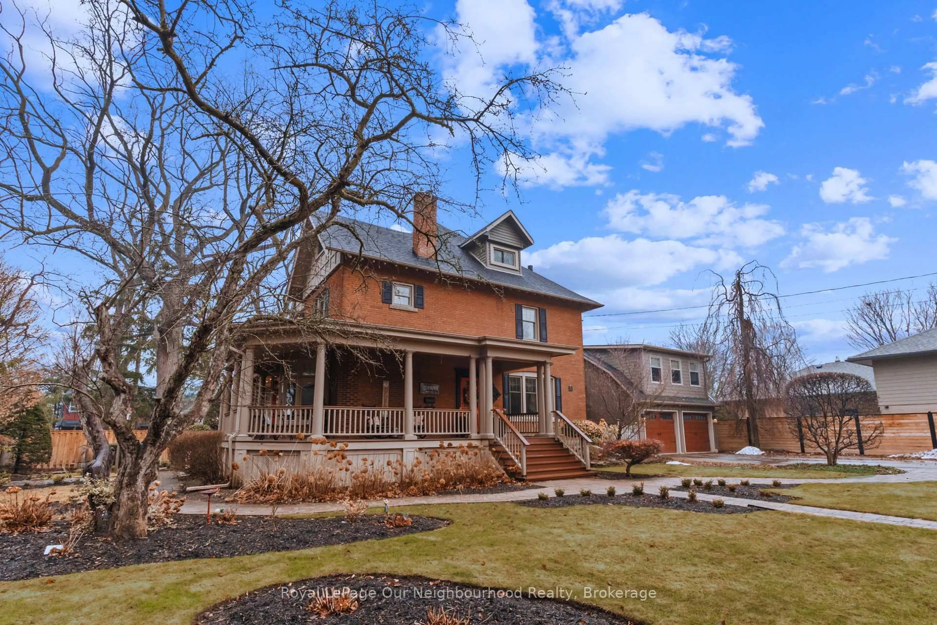 Home with brick exterior material, unknown for 305 Trent St, Whitby Ontario L1N 1M3