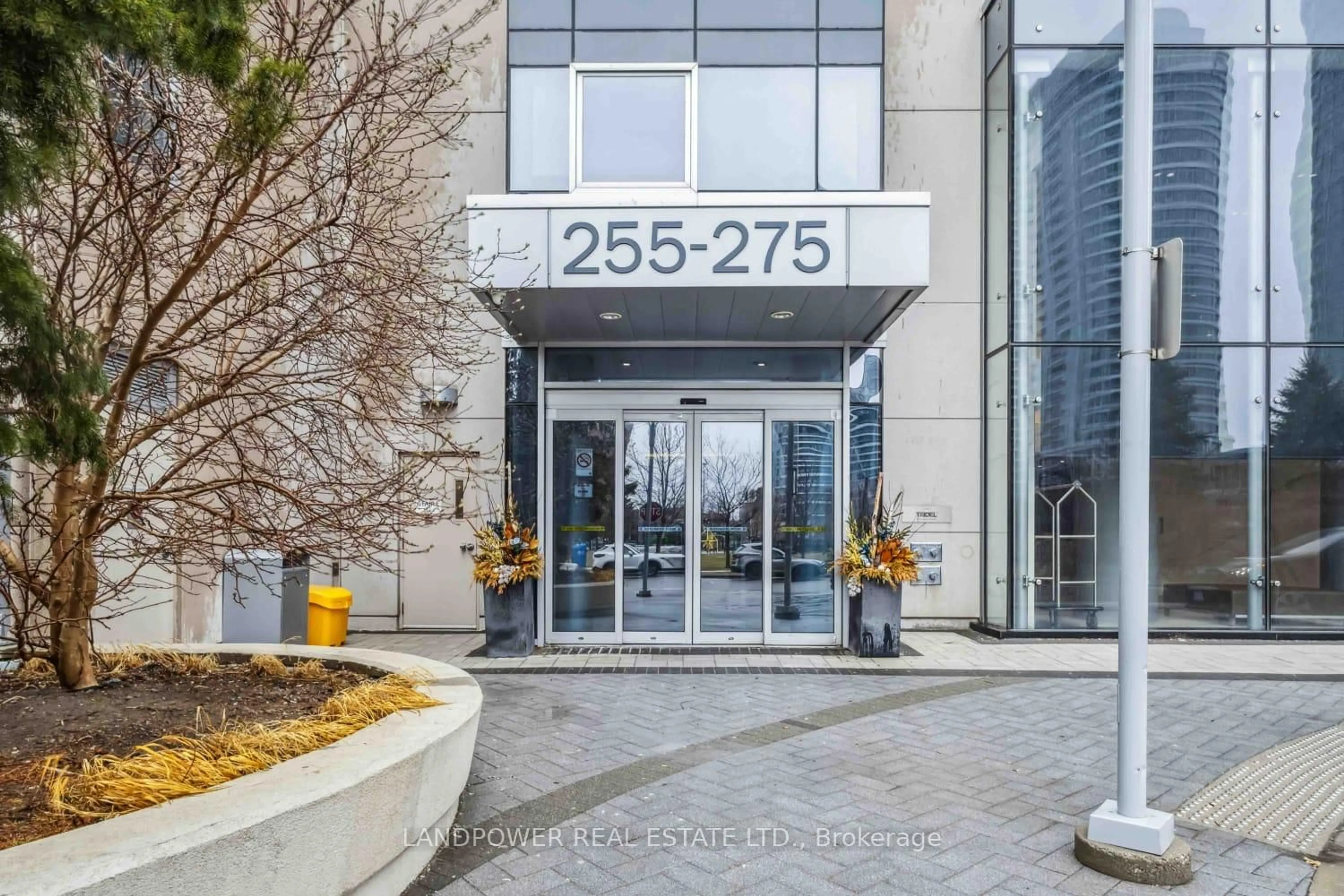 Indoor foyer for 255 Village Green Sq #708, Toronto Ontario M1S 0L7