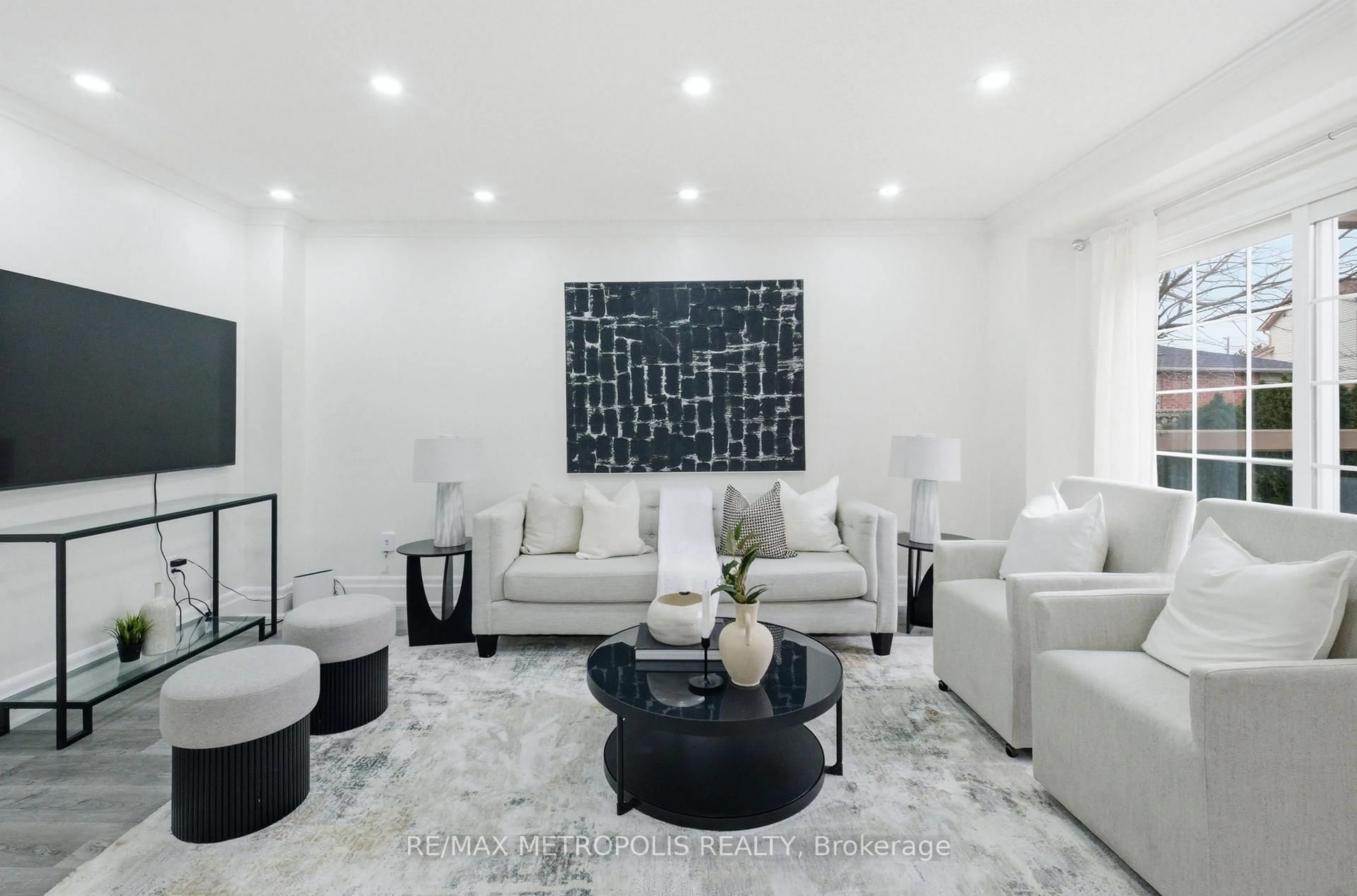 Living room with furniture, unknown for 700 Mountjoy Crt, Oshawa Ontario L1K 1W8