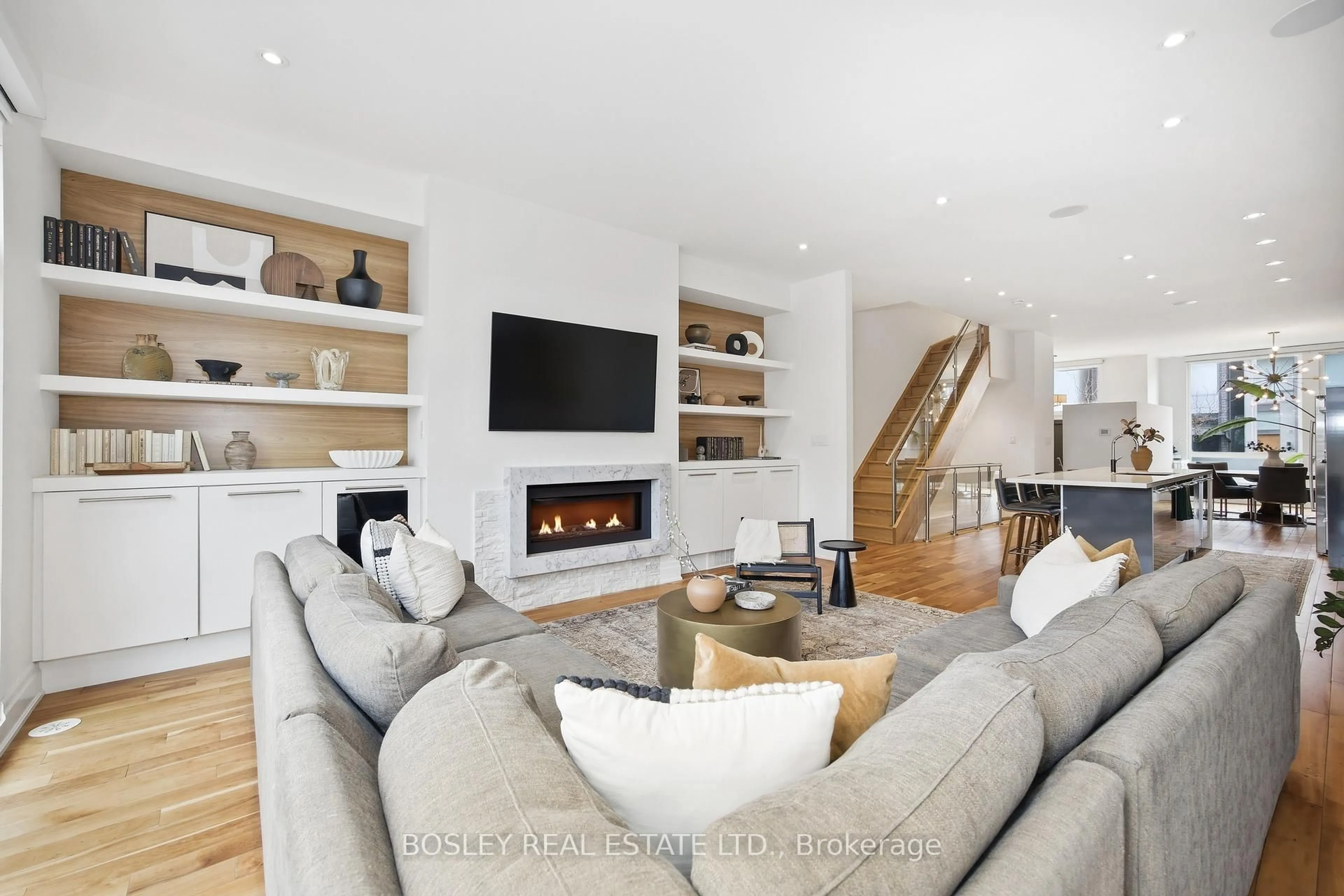 Living room with furniture, unknown for 17 Vince Ave, Toronto Ontario M4L 0A6