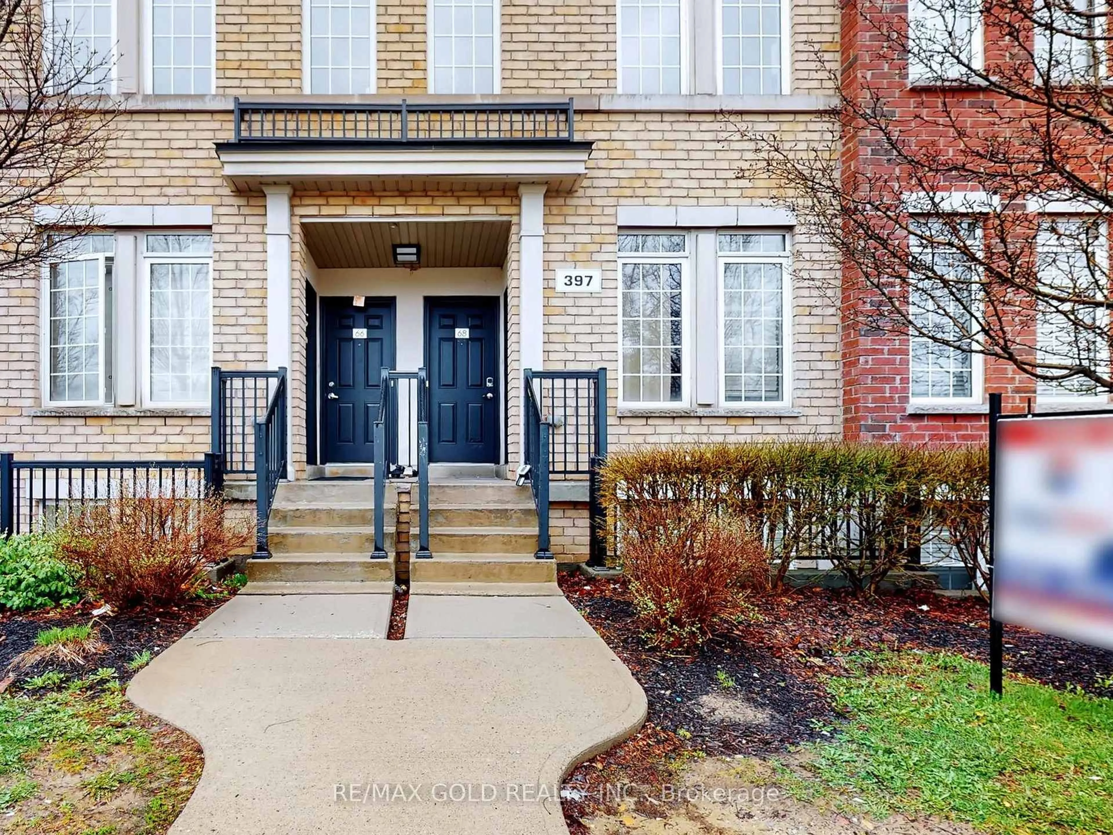 Indoor entryway for 397 Beechgrove Dr #66, Toronto Ontario M1E 3R1