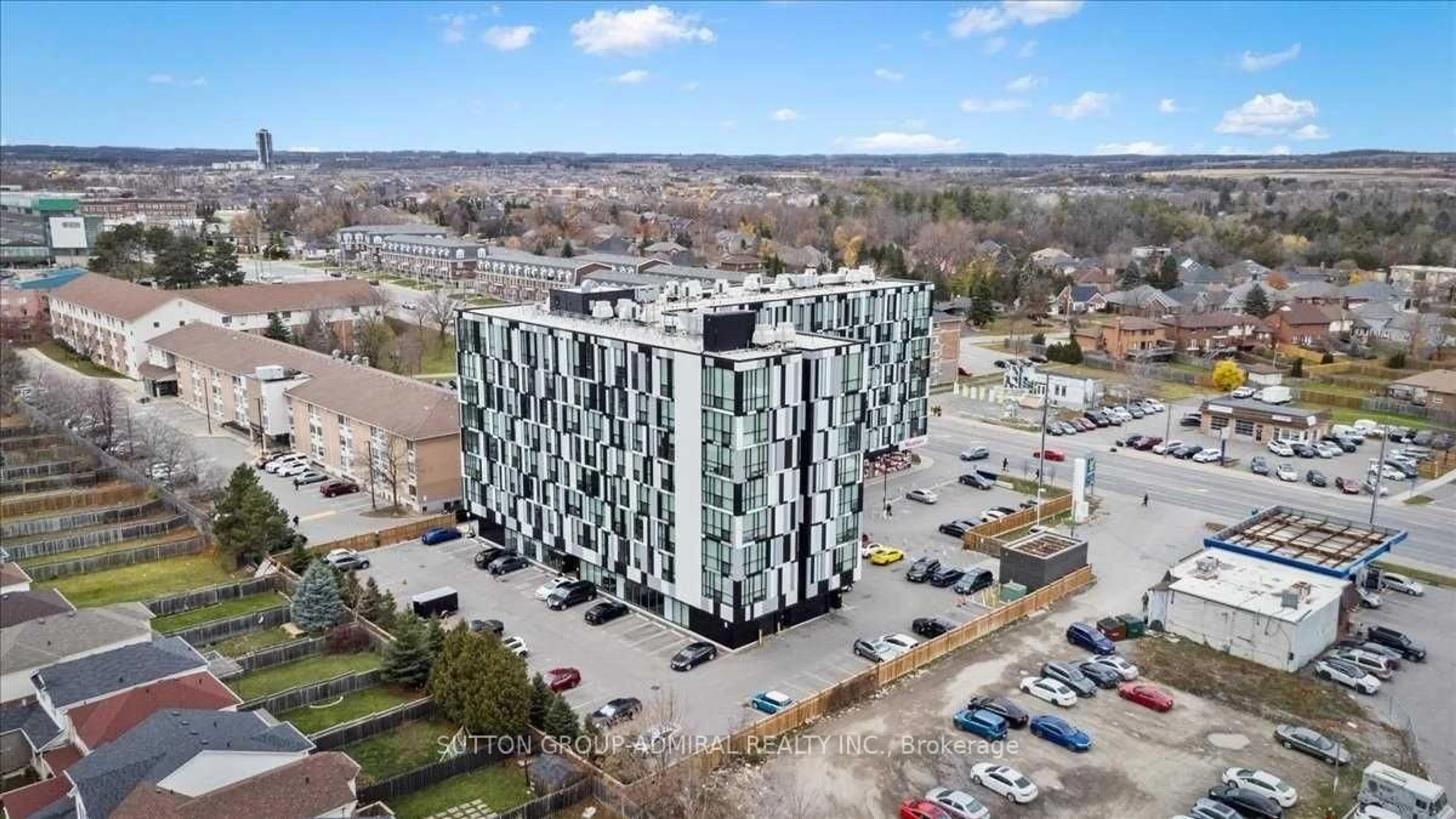 A pic from outside/outdoor area/front of a property/back of a property/a pic from drone, building for 1900 Simcoe St #636, Oshawa Ontario L1G 4Y3