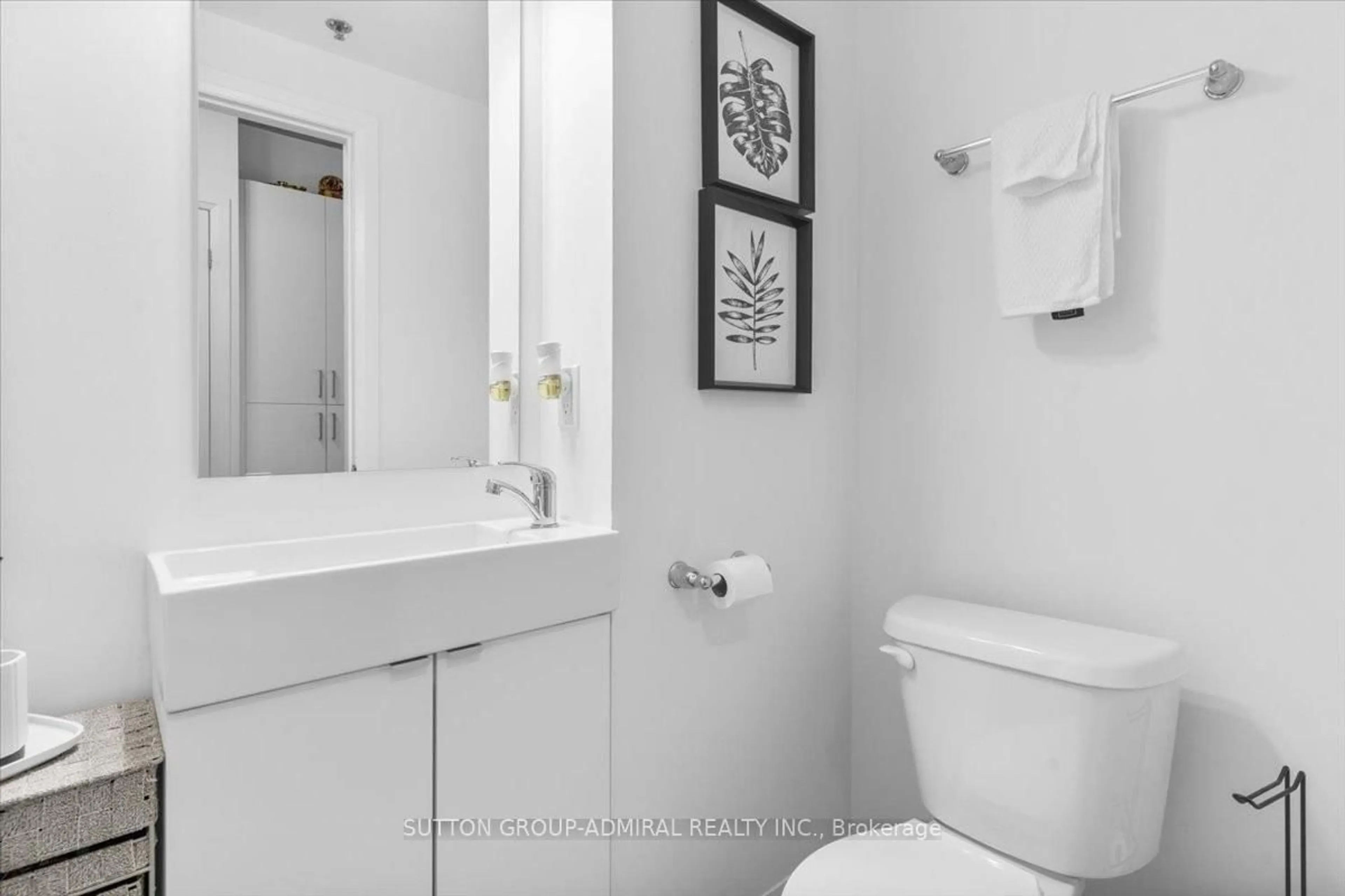 Standard bathroom, unknown for 1900 Simcoe St #636, Oshawa Ontario L1G 4Y3