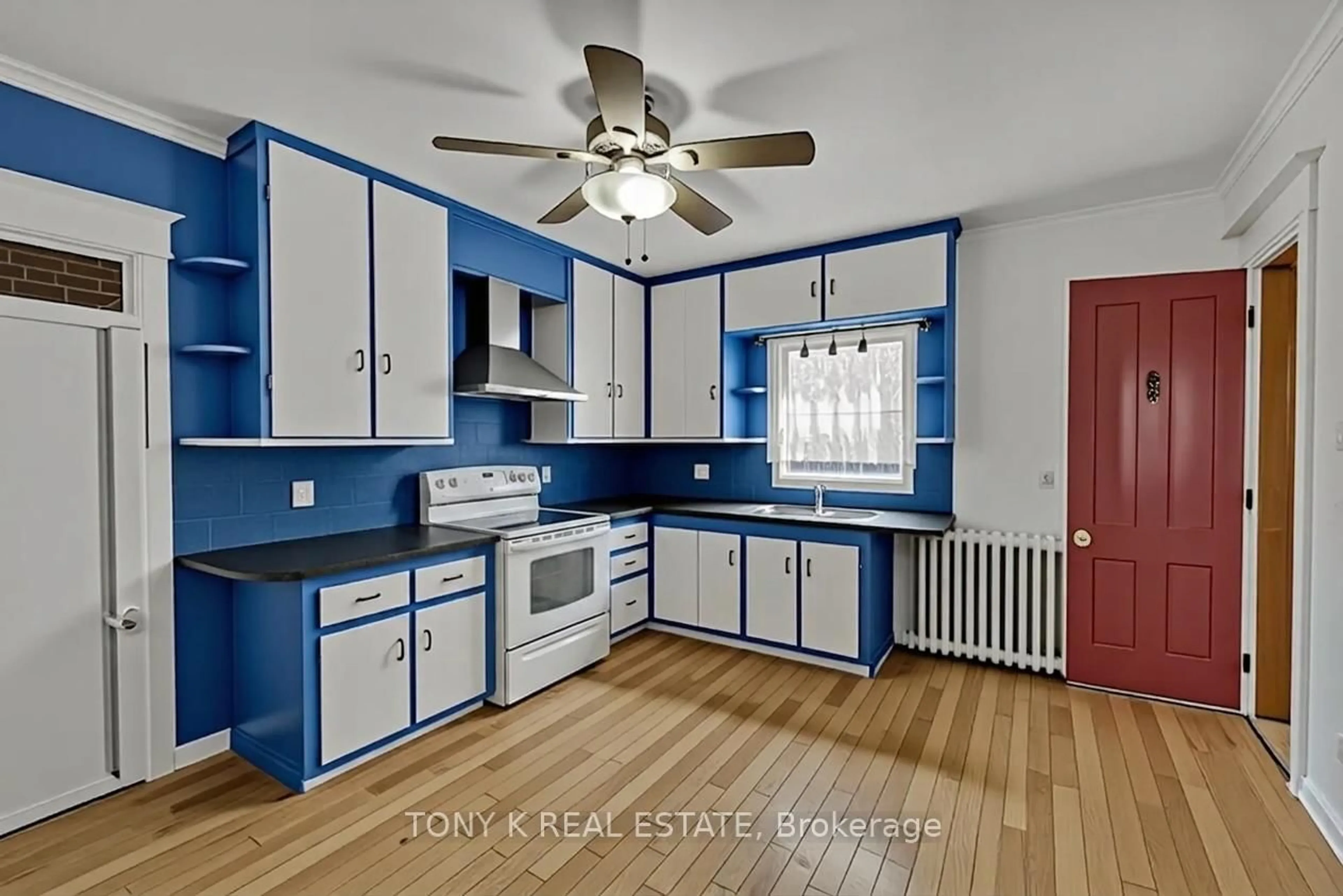 Standard kitchen, unknown for 20 North Woodrow Blvd, Toronto Ontario M1K 1W1