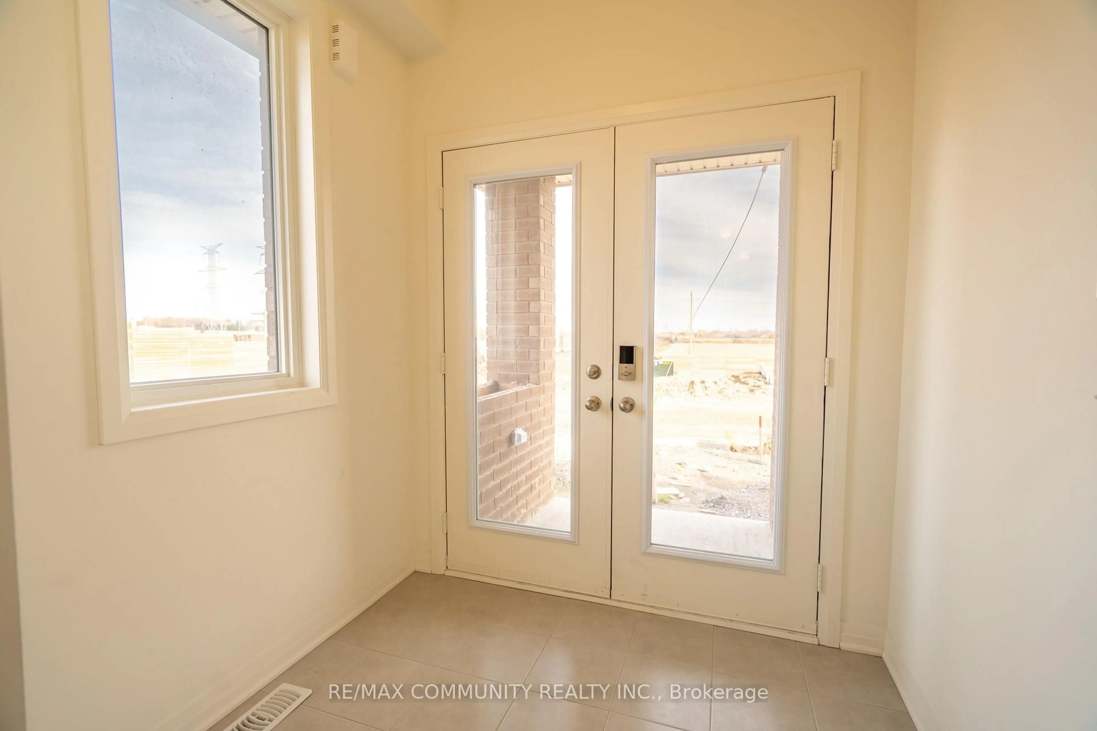 Indoor entryway for 101 Sailors Landing, Clarington Ontario L1C 7G4