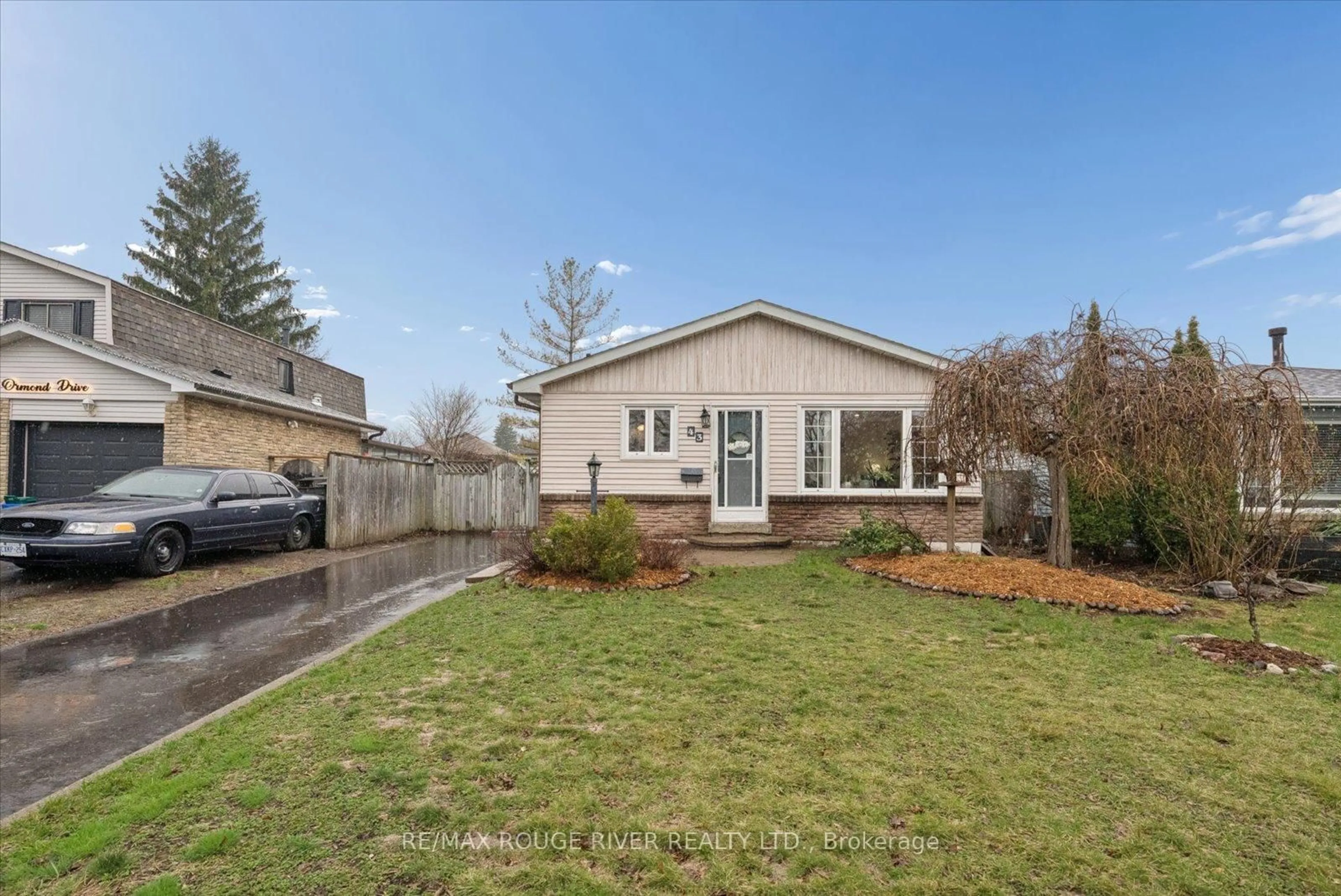 Unknown for 43 Ormond Dr, Oshawa Ontario L1G 7E3