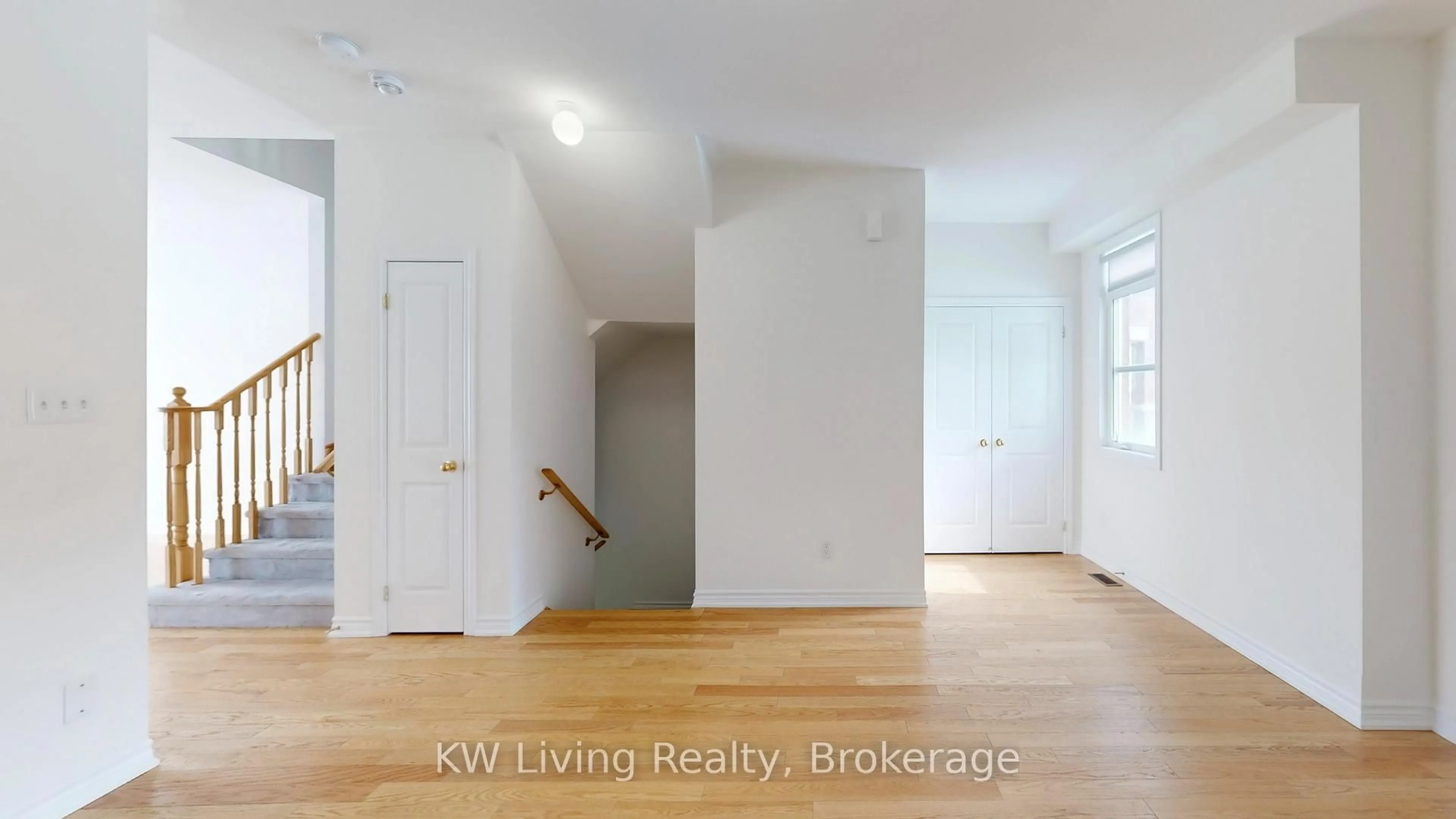 A pic of a room for 2540 William Jackson Dr #303, Pickering Ontario L1X 0E4