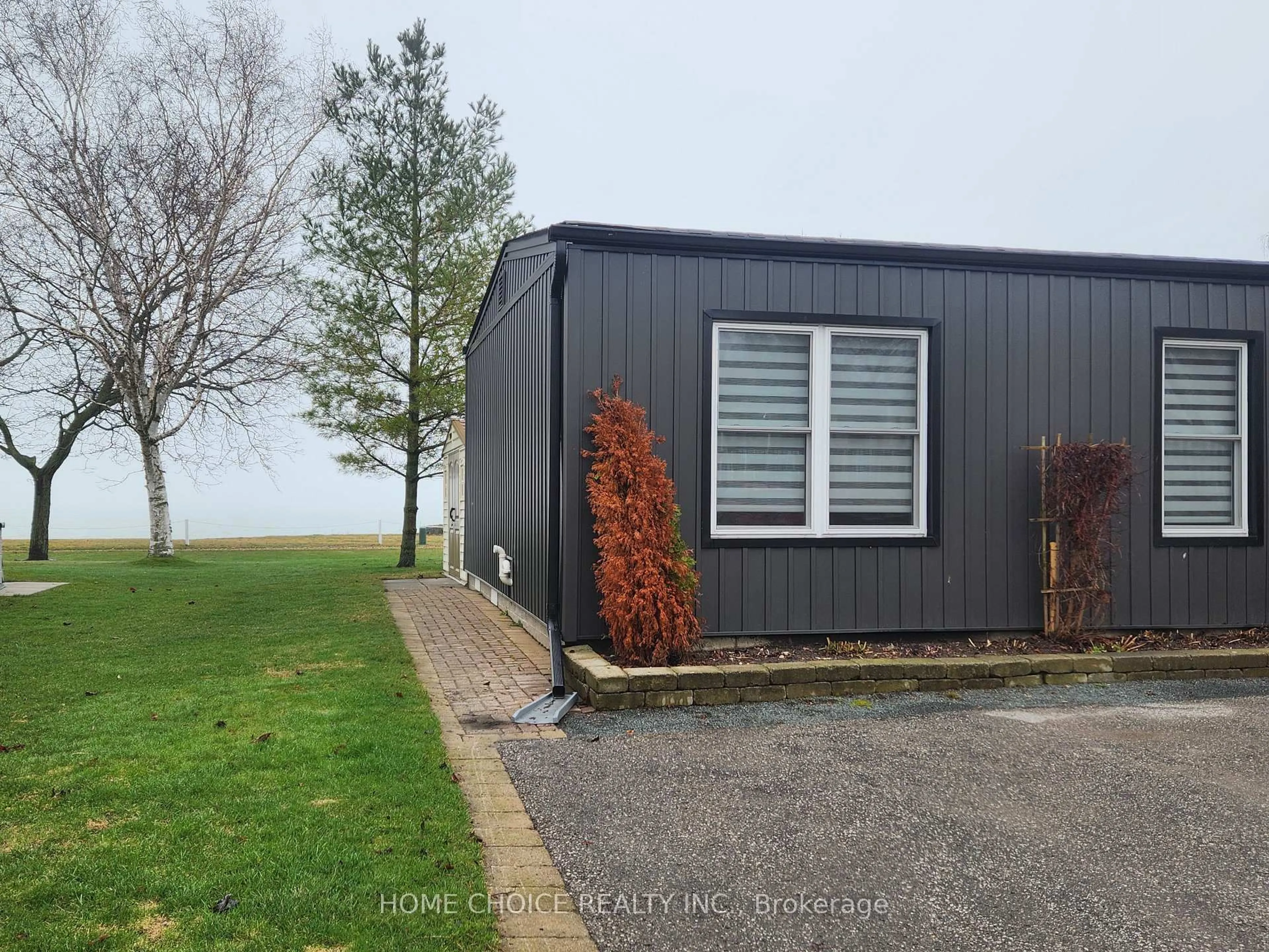 Shed for 87 Bluffs Rd, Clarington Ontario L1B 1B9