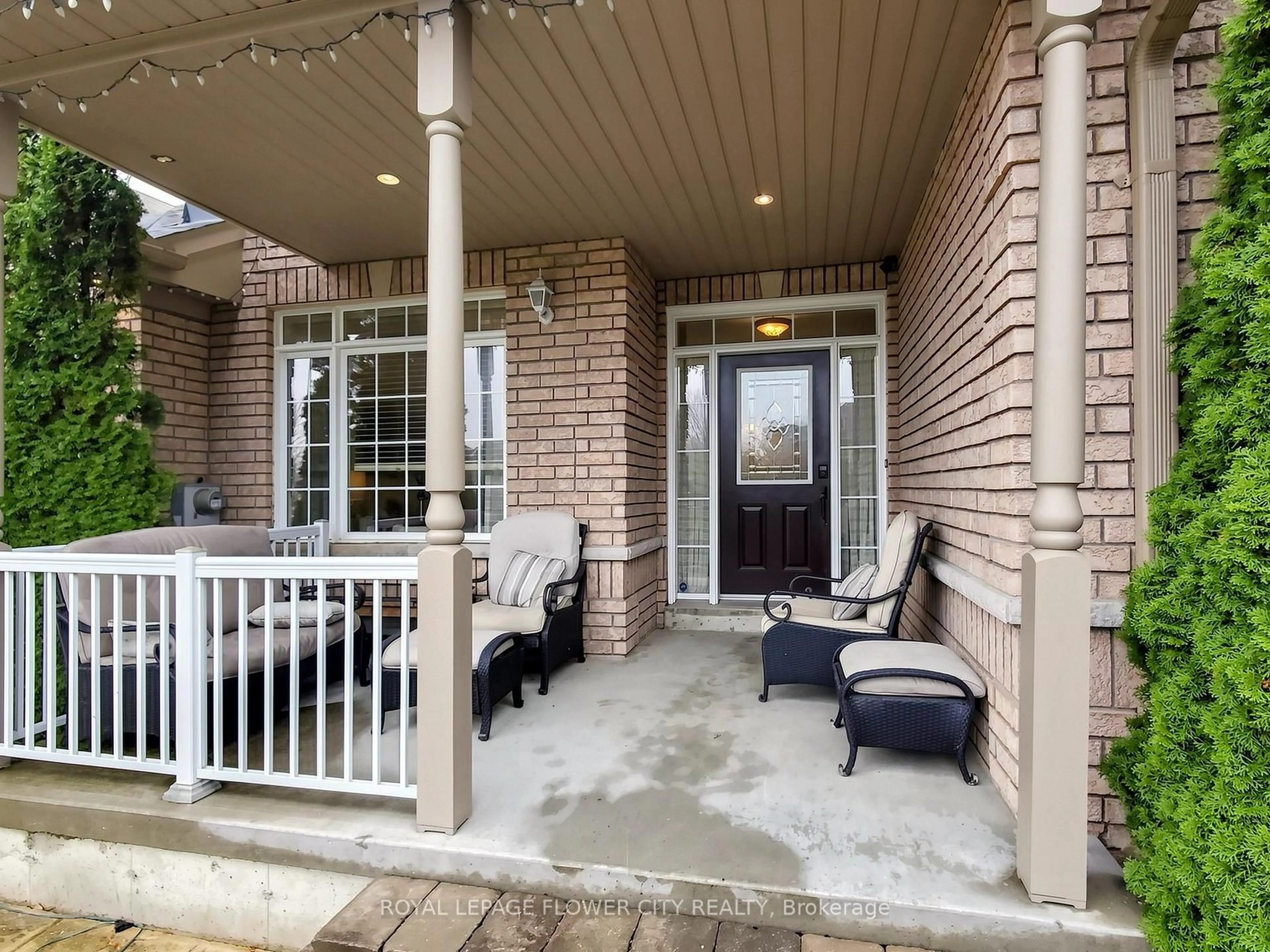 Patio, street for 2 Don Morris Crt, Clarington Ontario L1C 5P7