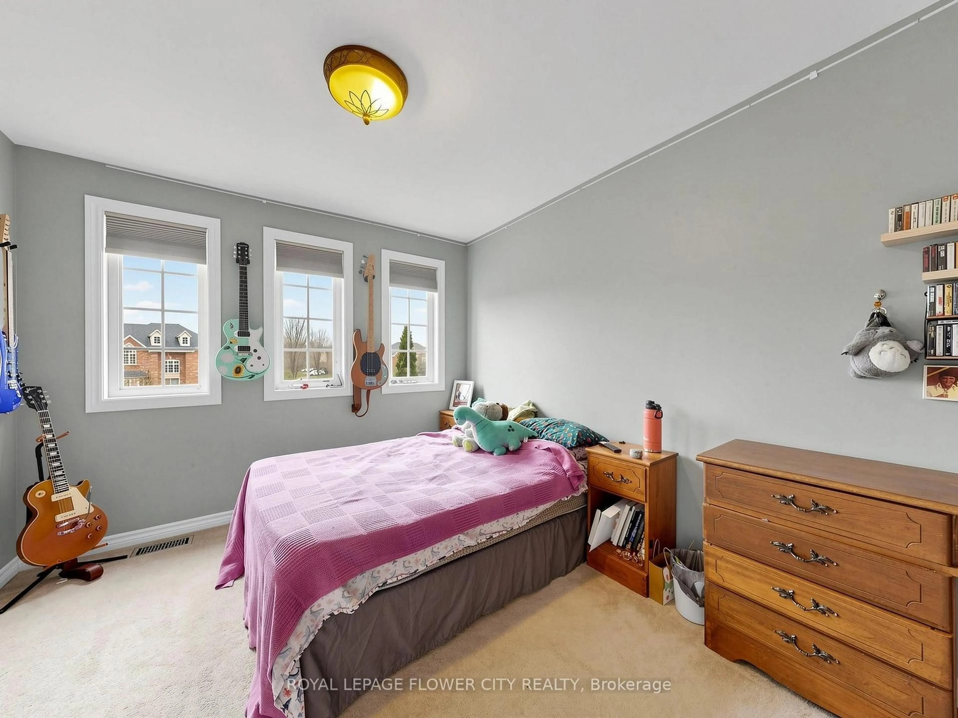 Bedroom with bed, unknown for 2 Don Morris Crt, Clarington Ontario L1C 5P7