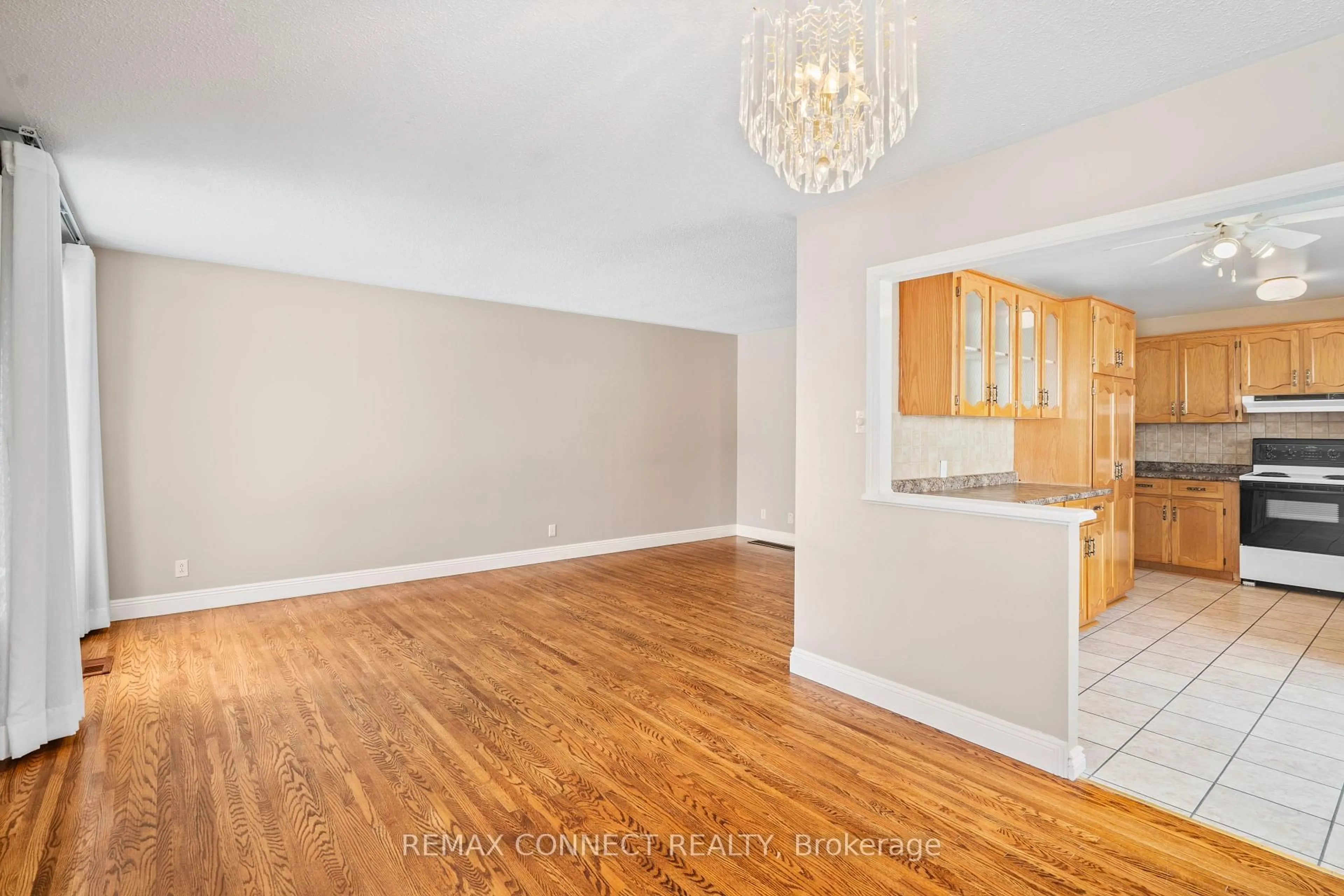 A pic of a room for 856 Chapleau Dr, Pickering Ontario L1W 1P4