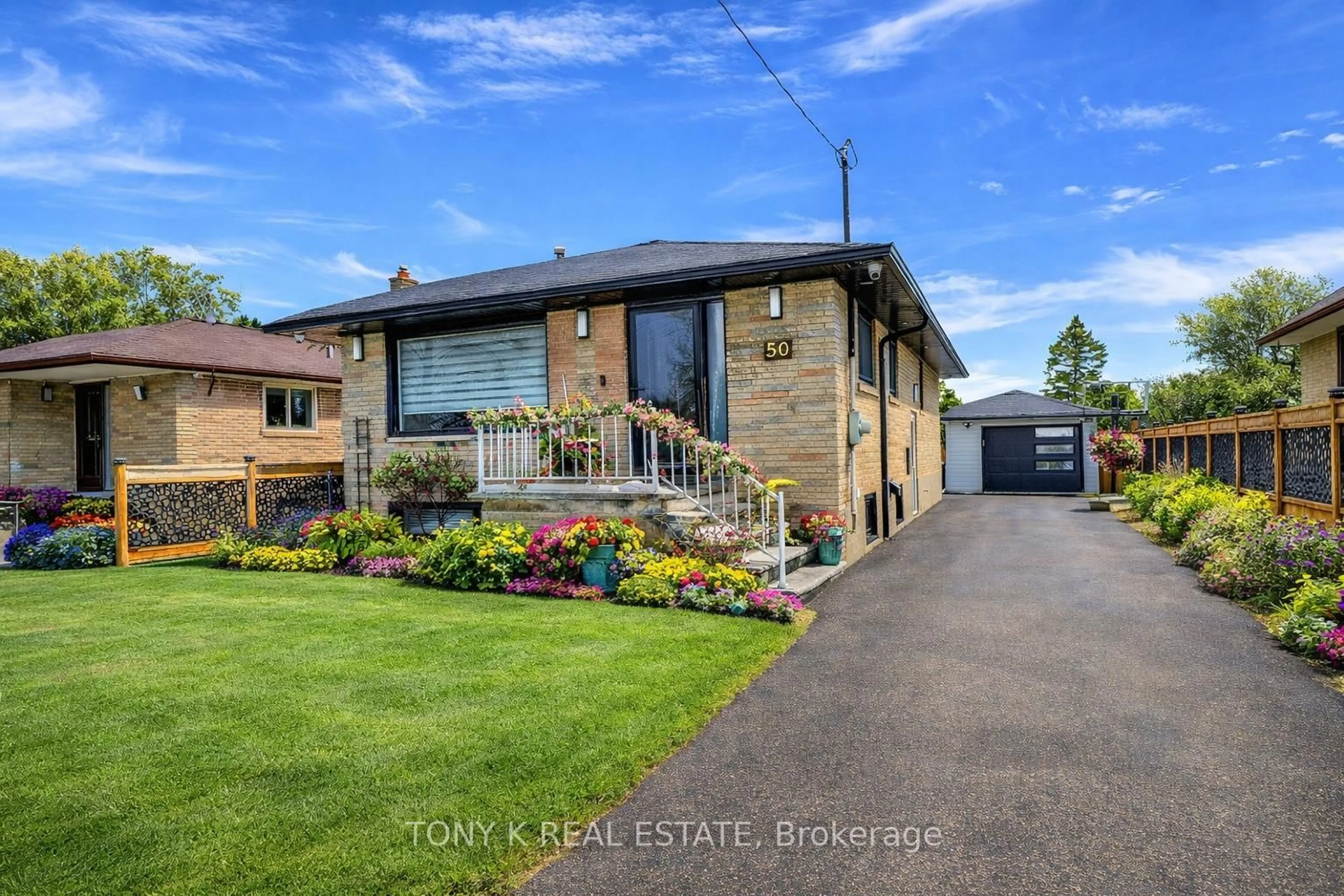 A pic from outside/outdoor area/front of a property/back of a property/a pic from drone, street for 50 Ranstone Gdns, Toronto Ontario M1K 2T4