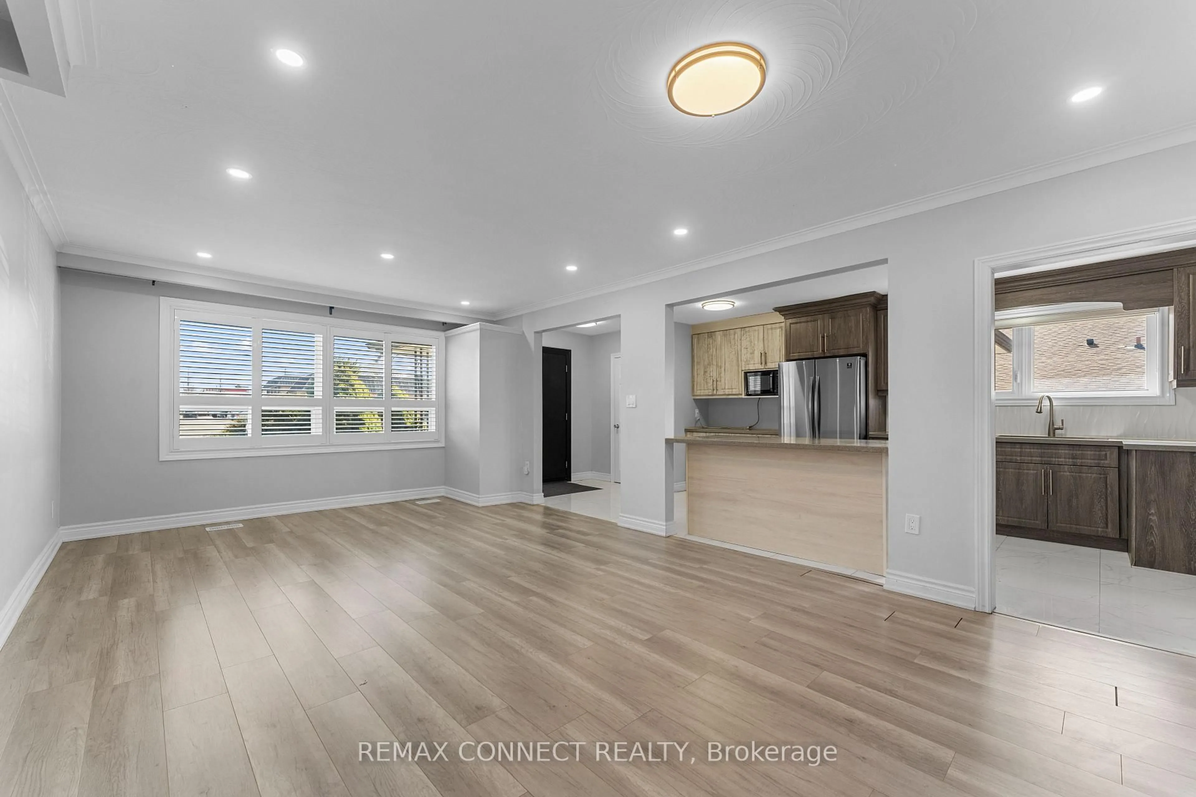 Open concept kitchen, unknown for 54 Saratoga Dr, Toronto Ontario M1P 4J1