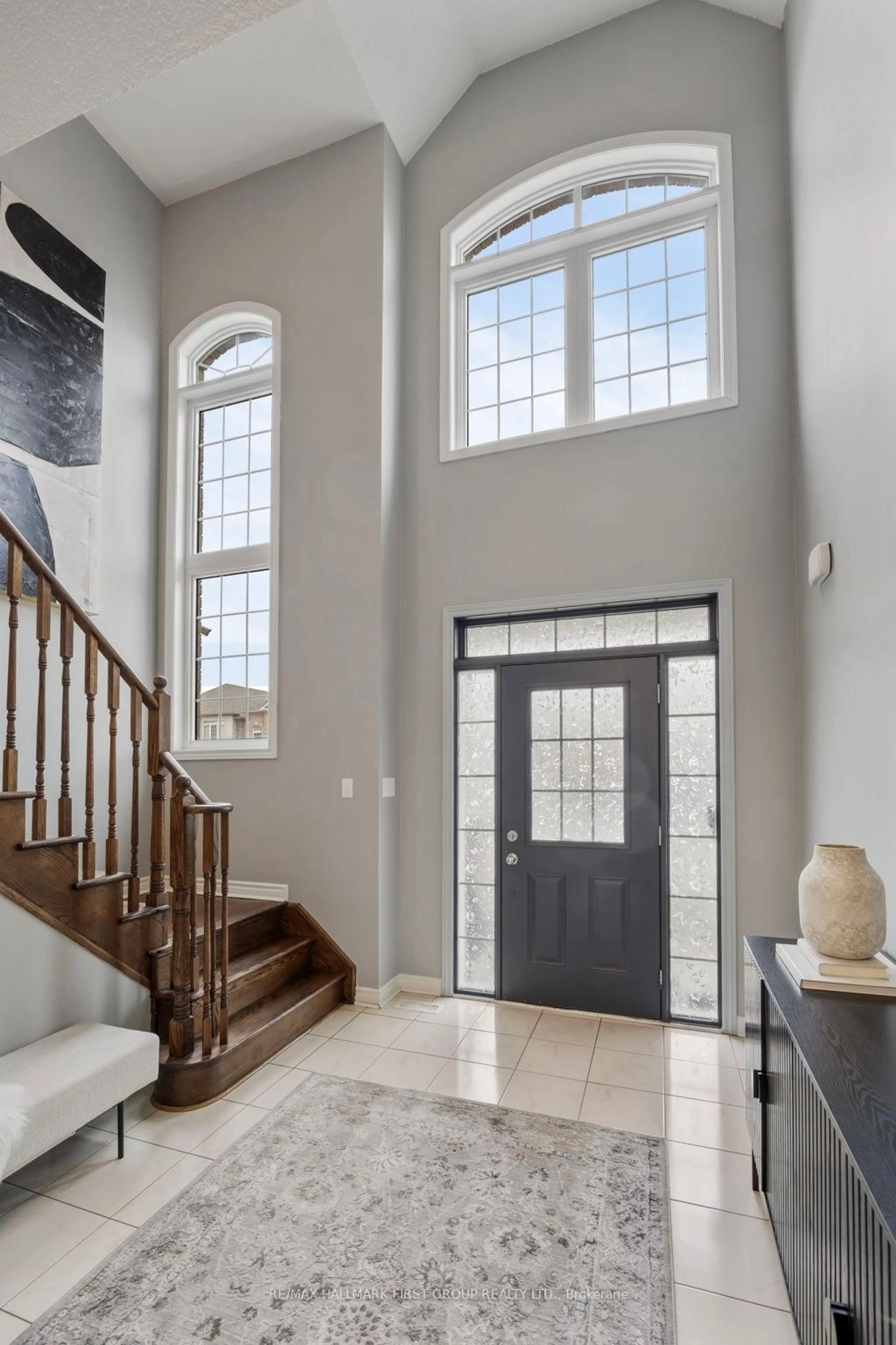 Indoor entryway for 1788 Jack Glenn St, Oshawa Ontario L1K 0W3