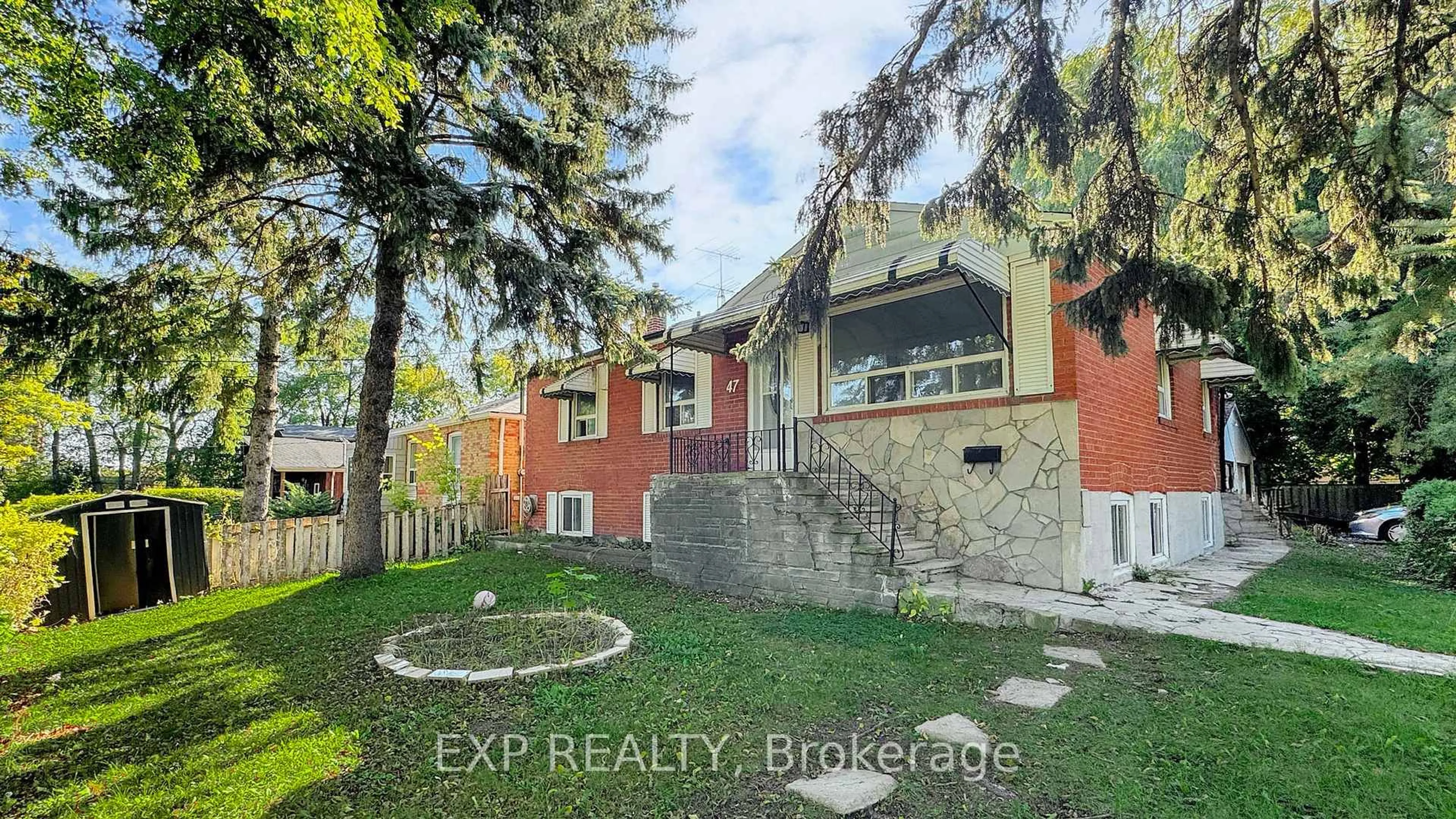 A pic from outside/outdoor area/front of a property/back of a property/a pic from drone, street for 47 Boyce Ave, Toronto Ontario M1J 1K6