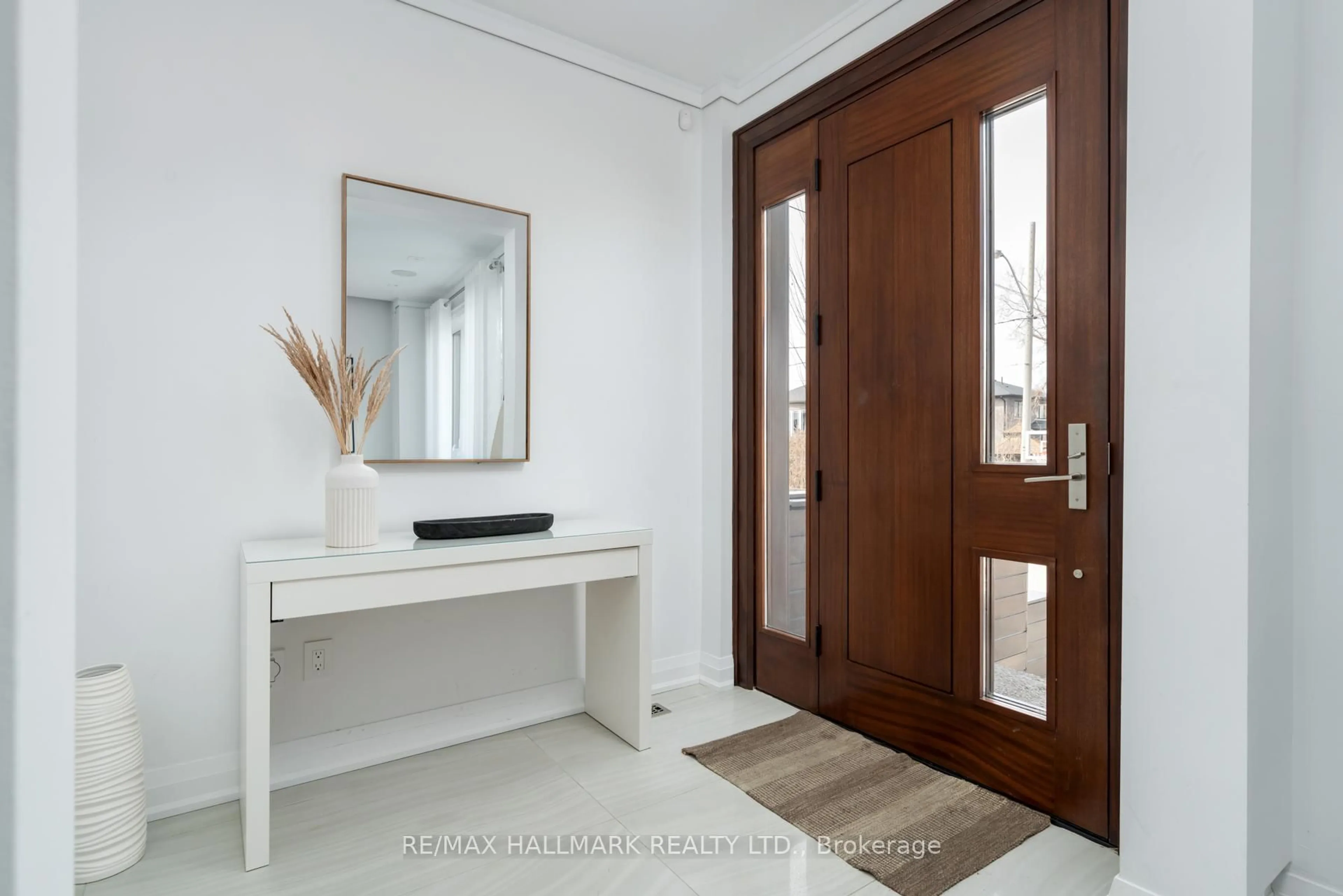 Indoor entryway for 3 Judith Dr, Toronto Ontario M4J 2R8