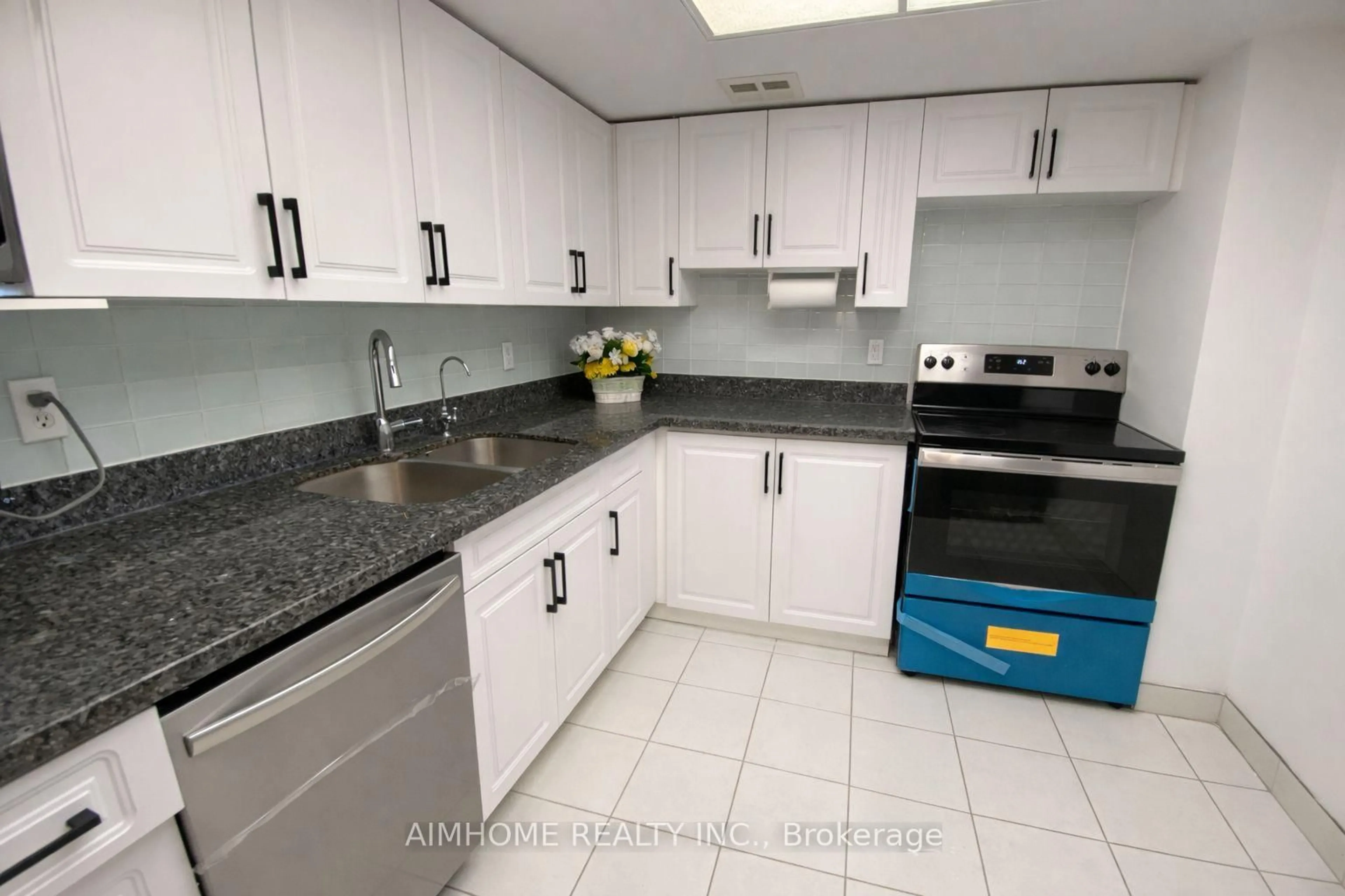 Standard kitchen, ceramic/tile floor for 275 Bamburgh Circ #201, Toronto Ontario M1W 3X4