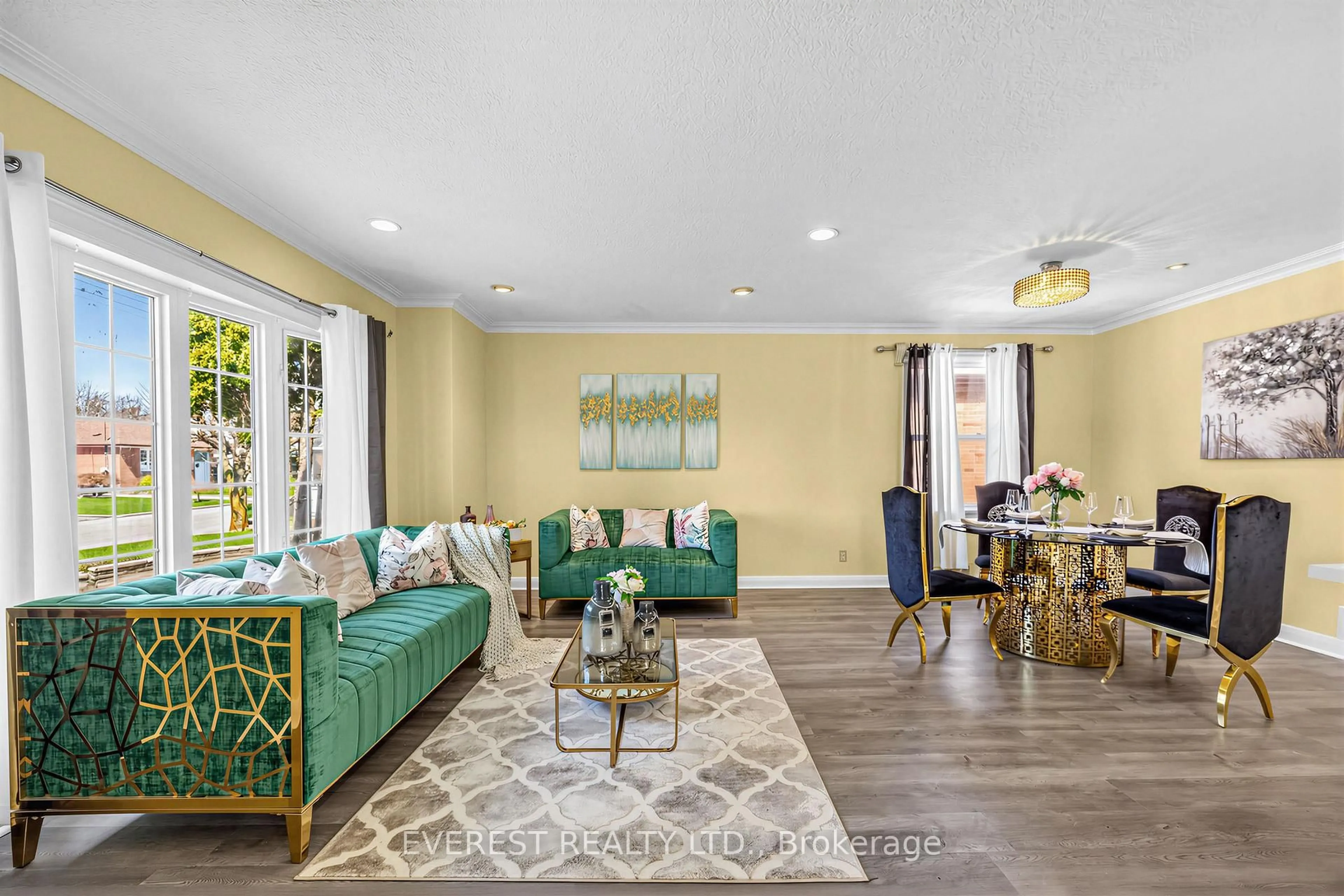 Living room with furniture, unknown for 45 Kilgreggan Cres, Toronto Ontario M1J 1S4