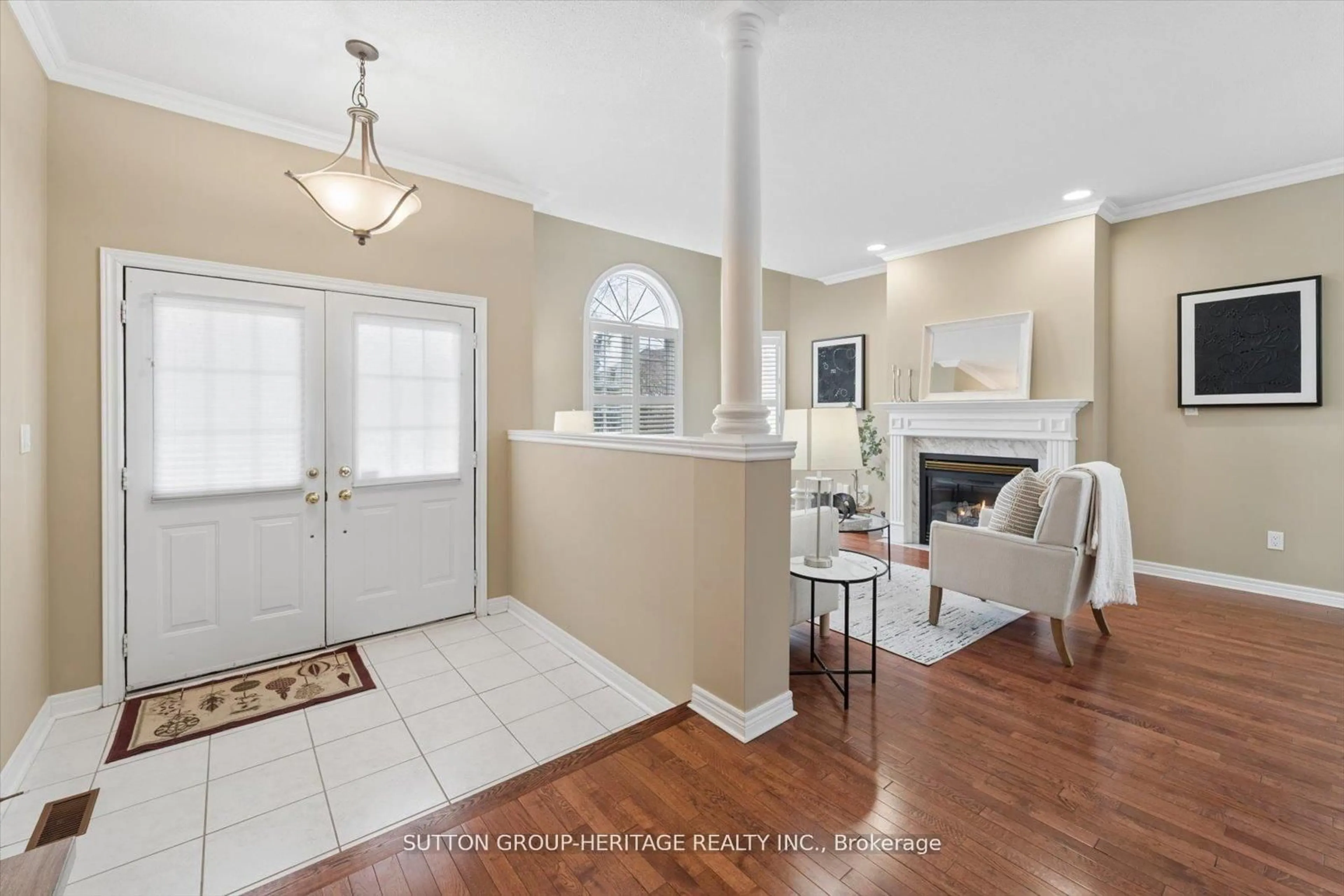 Indoor entryway for 1886 Pine Grove Ave, Pickering Ontario L1V 7C6