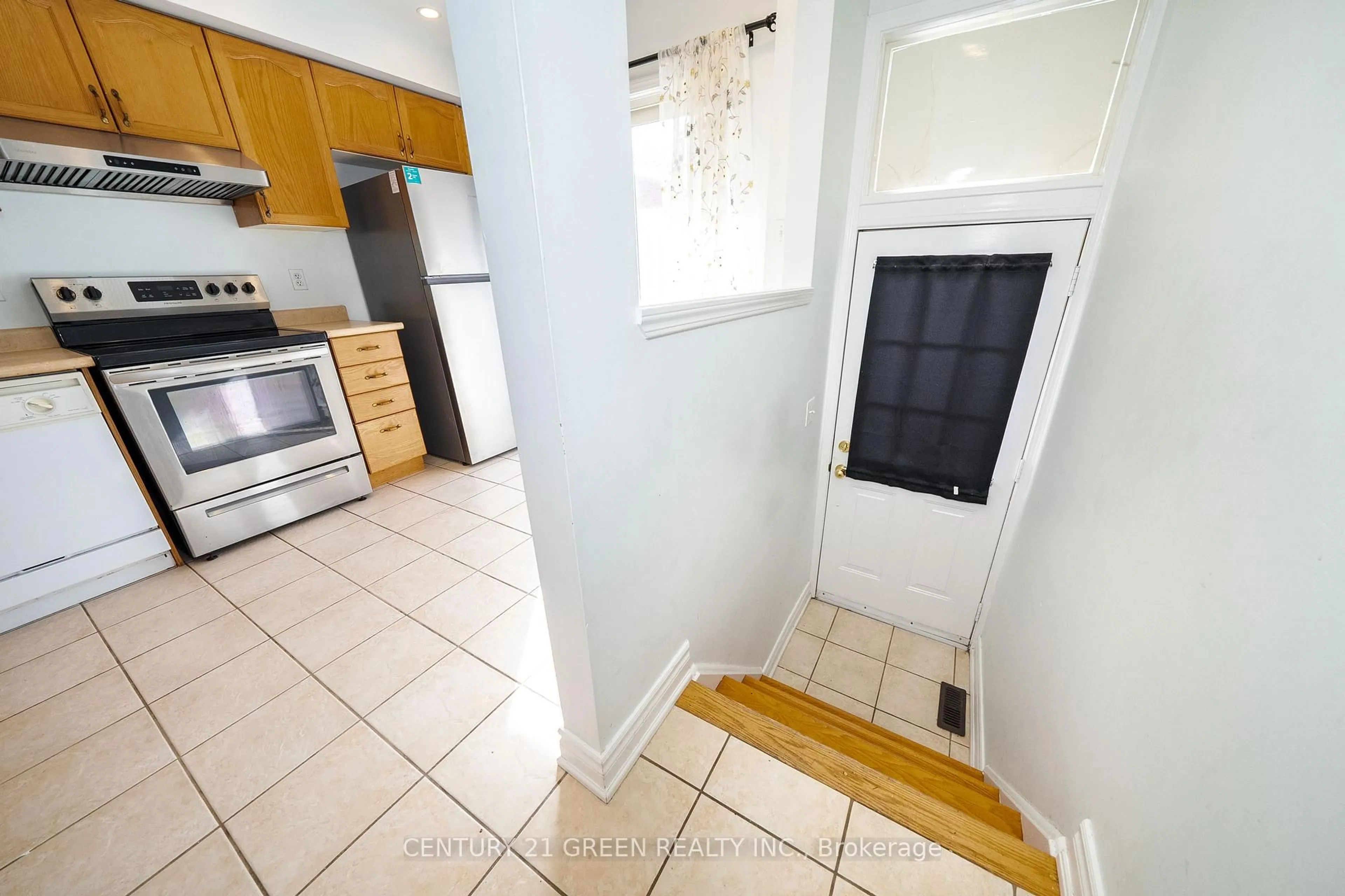 Standard kitchen, ceramic/tile floor for 1775 Valley Farm Rd #80, Pickering Ontario L1V 7J9