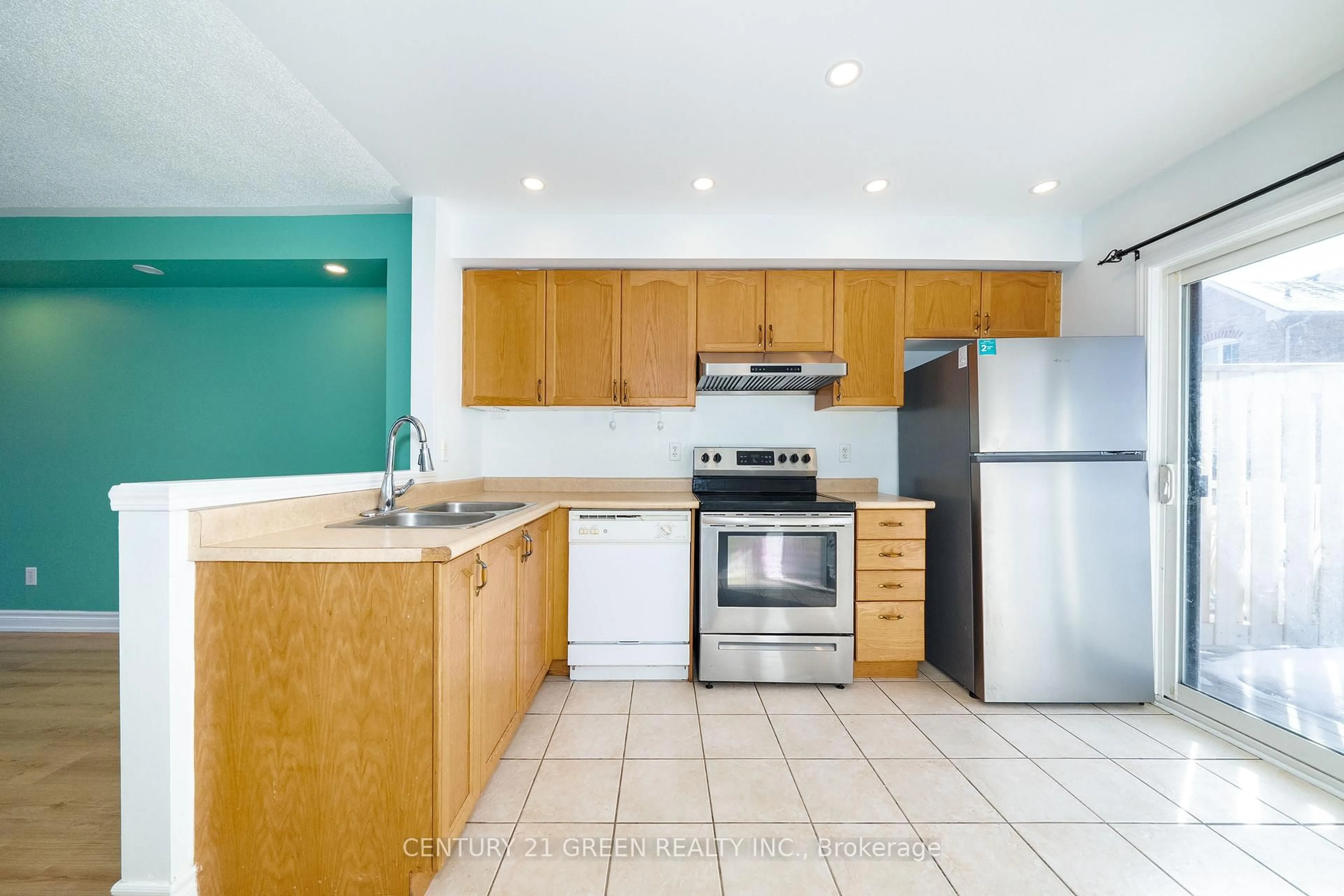 Standard kitchen, unknown for 1775 Valley Farm Rd #80, Pickering Ontario L1V 7J9