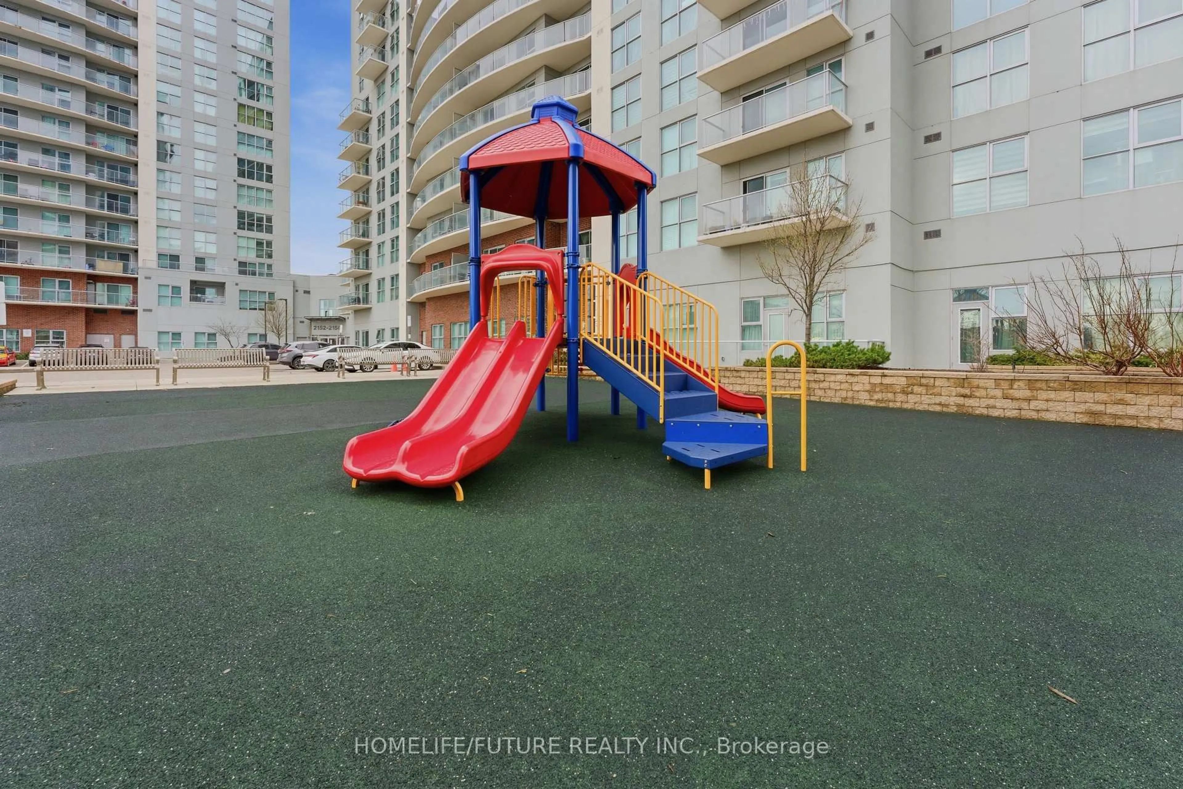 Patio, street for 2152 Lawrence Ave #509, Toronto Ontario M1R 0B5