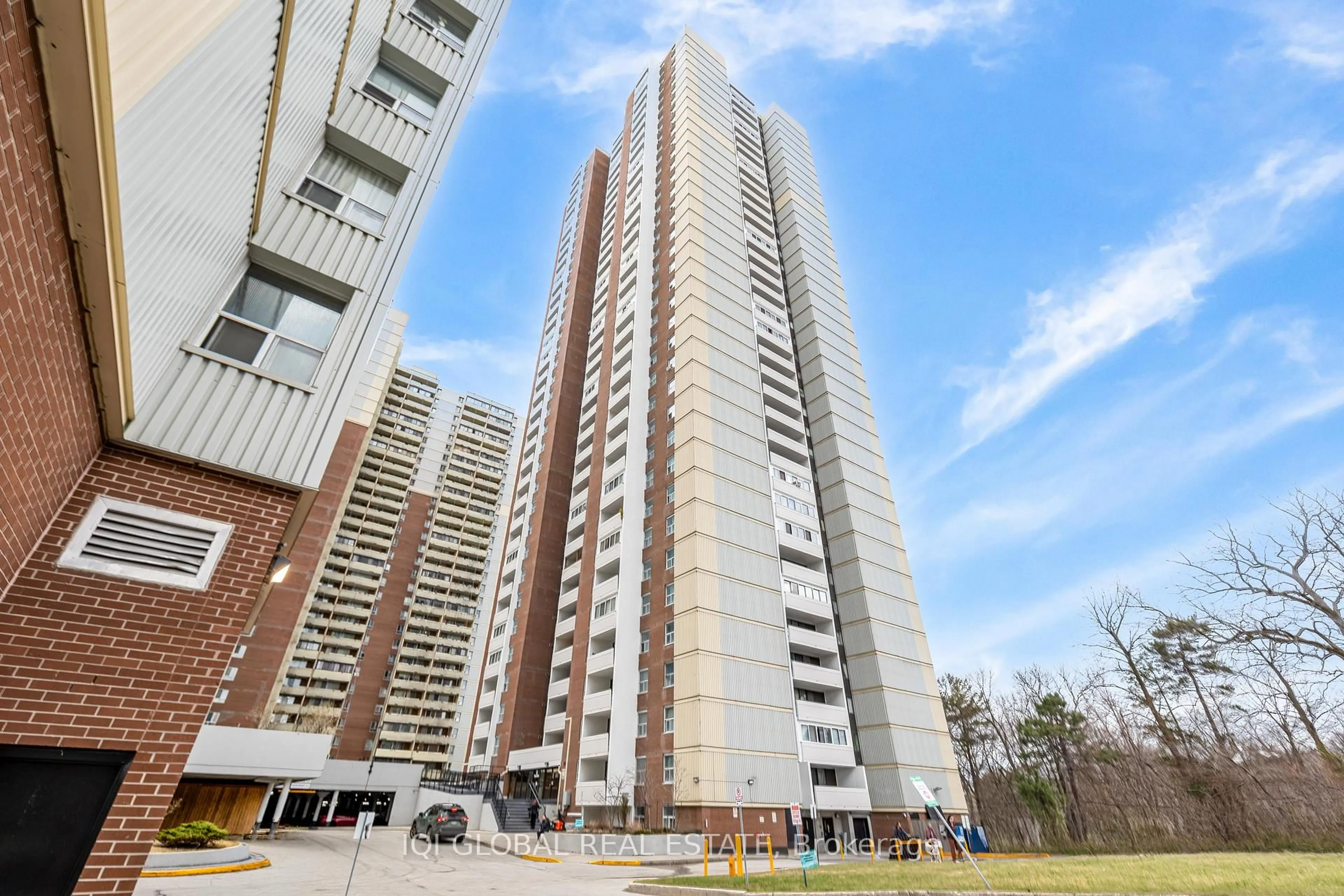 Unknown for 3 Massey Sq #2407, Toronto Ontario M4C 5L5