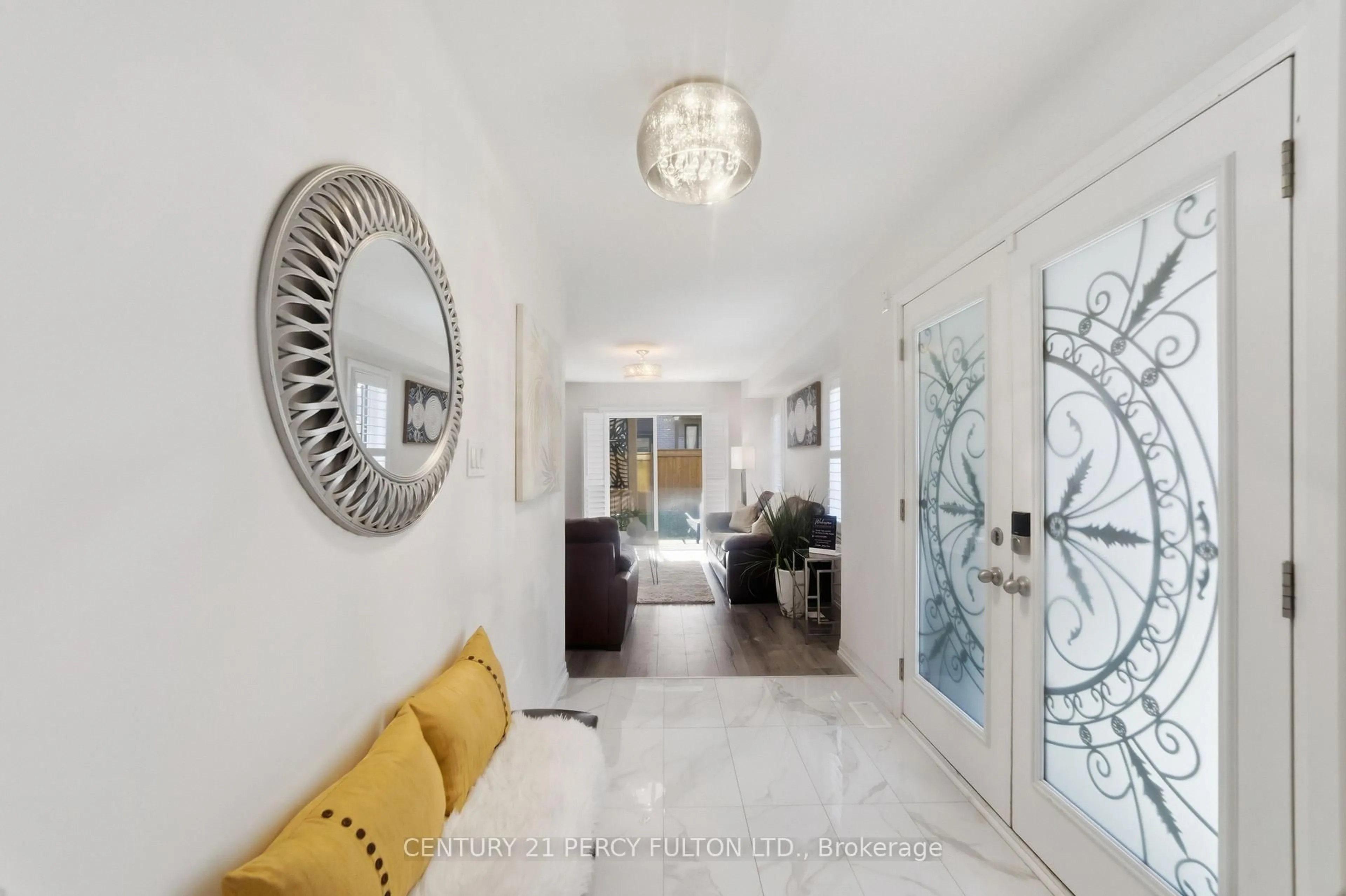 Indoor entryway for 115 Ambereen Pl, Clarington Ontario L1C 7H5