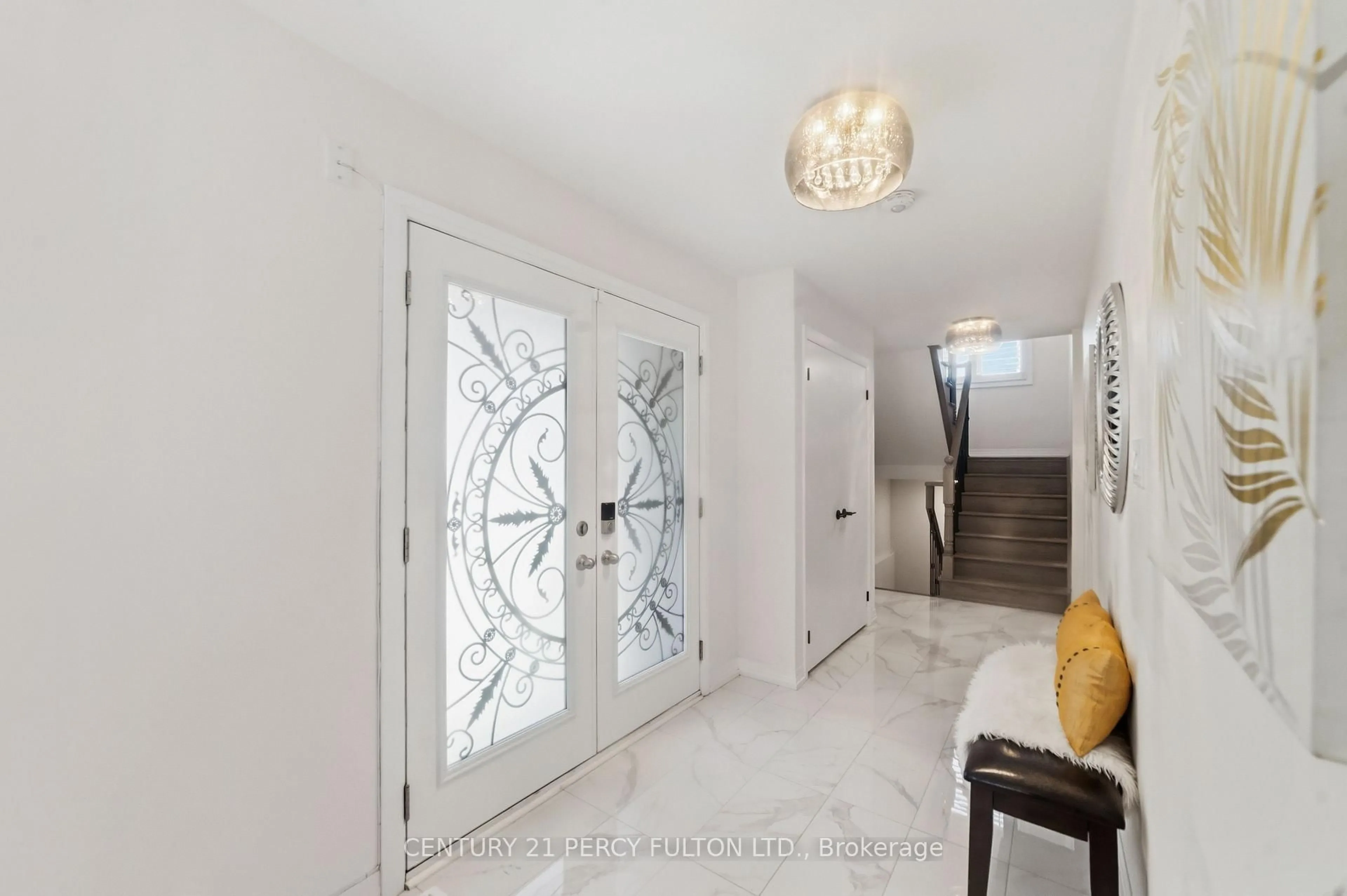 Indoor entryway for 115 Ambereen Pl, Clarington Ontario L1C 7H5