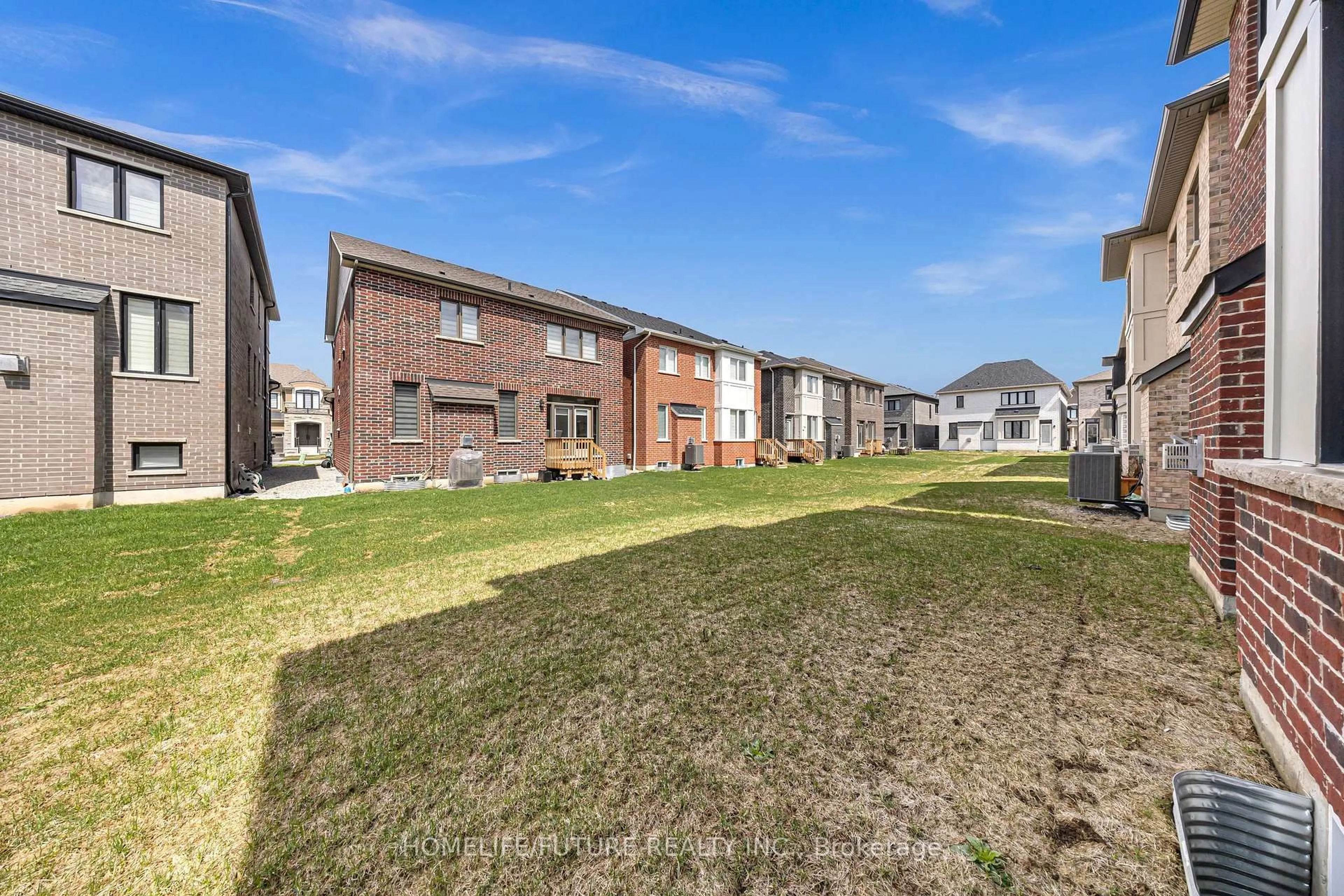 A pic from outside/outdoor area/front of a property/back of a property/a pic from drone, street for 1416 Swallowtail Lane, Pickering Ontario L1X 0N8