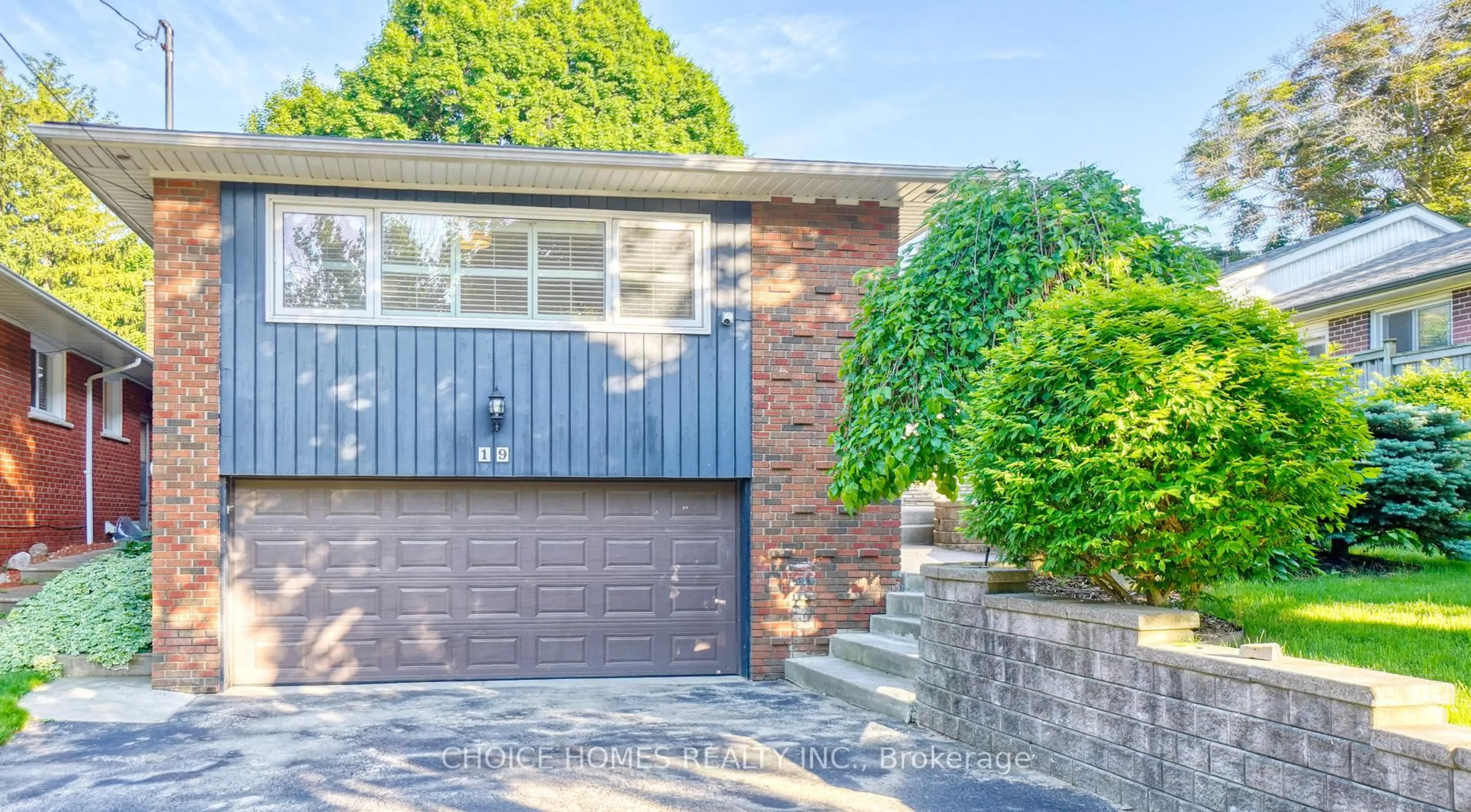 Home with brick exterior material, street for 19 Landfair Cres, Toronto Ontario M1J 3A6