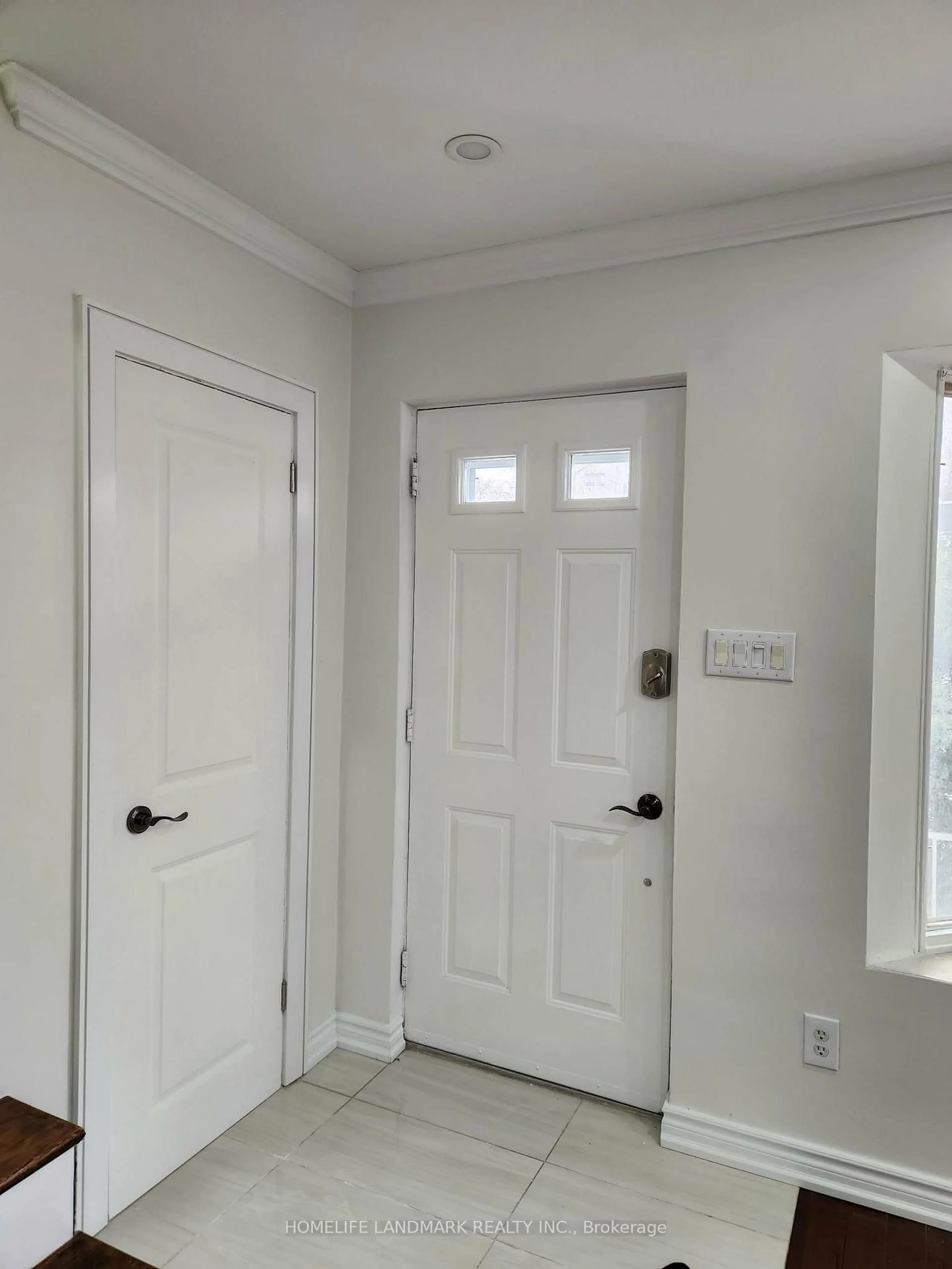 Indoor entryway for 740 Kennedy Rd #64, Toronto Ontario M1K 2C5