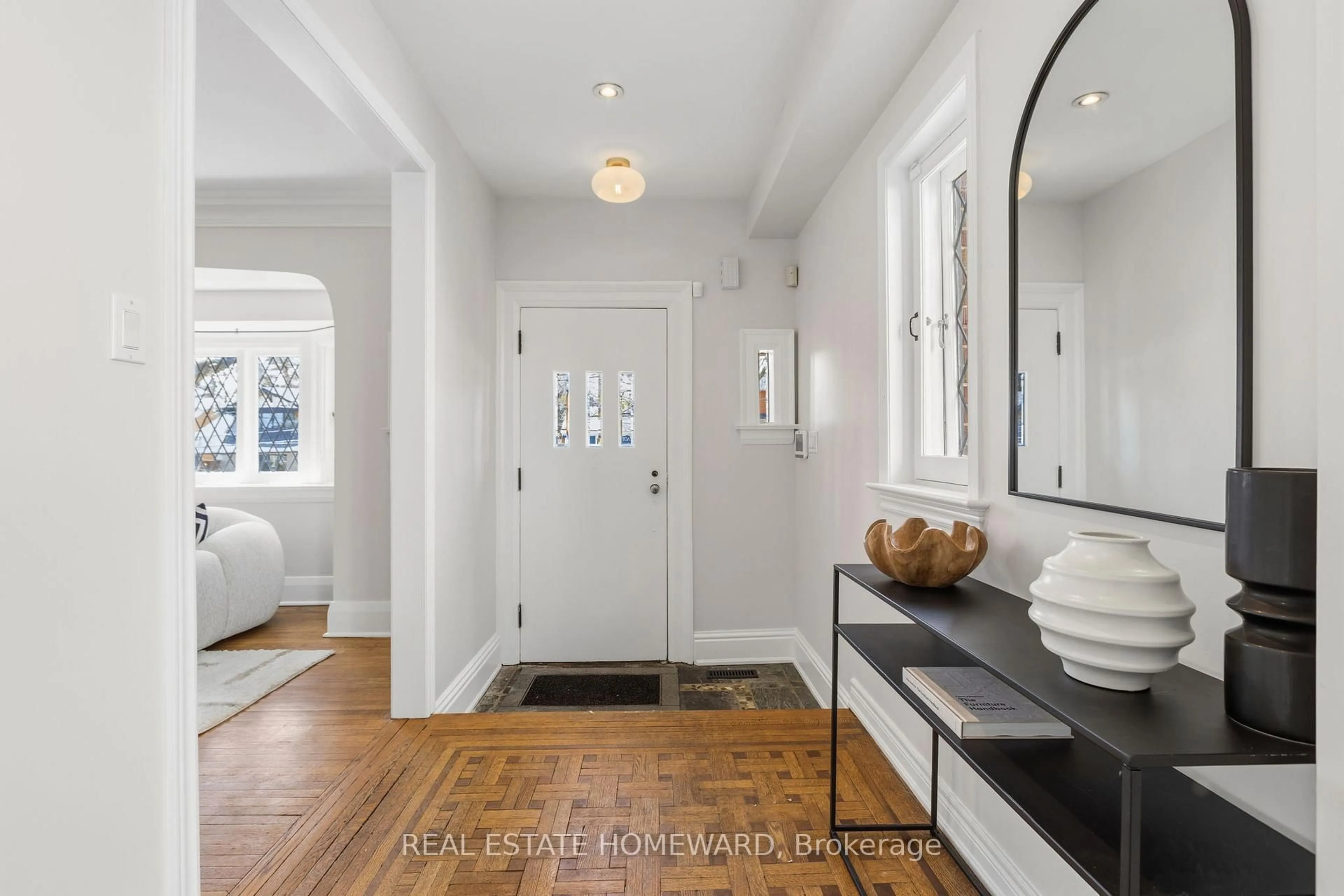 Indoor entryway for 57 Fallingbrook Rd, Toronto Ontario M1N 2T5