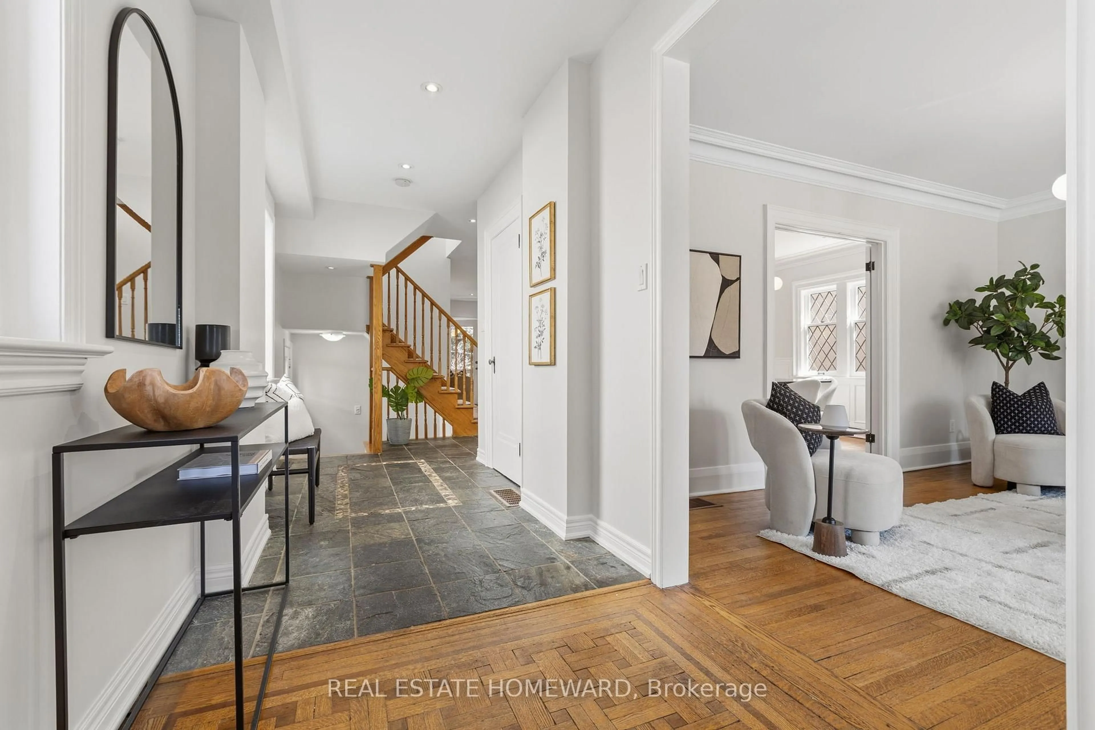 Indoor entryway for 57 Fallingbrook Rd, Toronto Ontario M1N 2T5