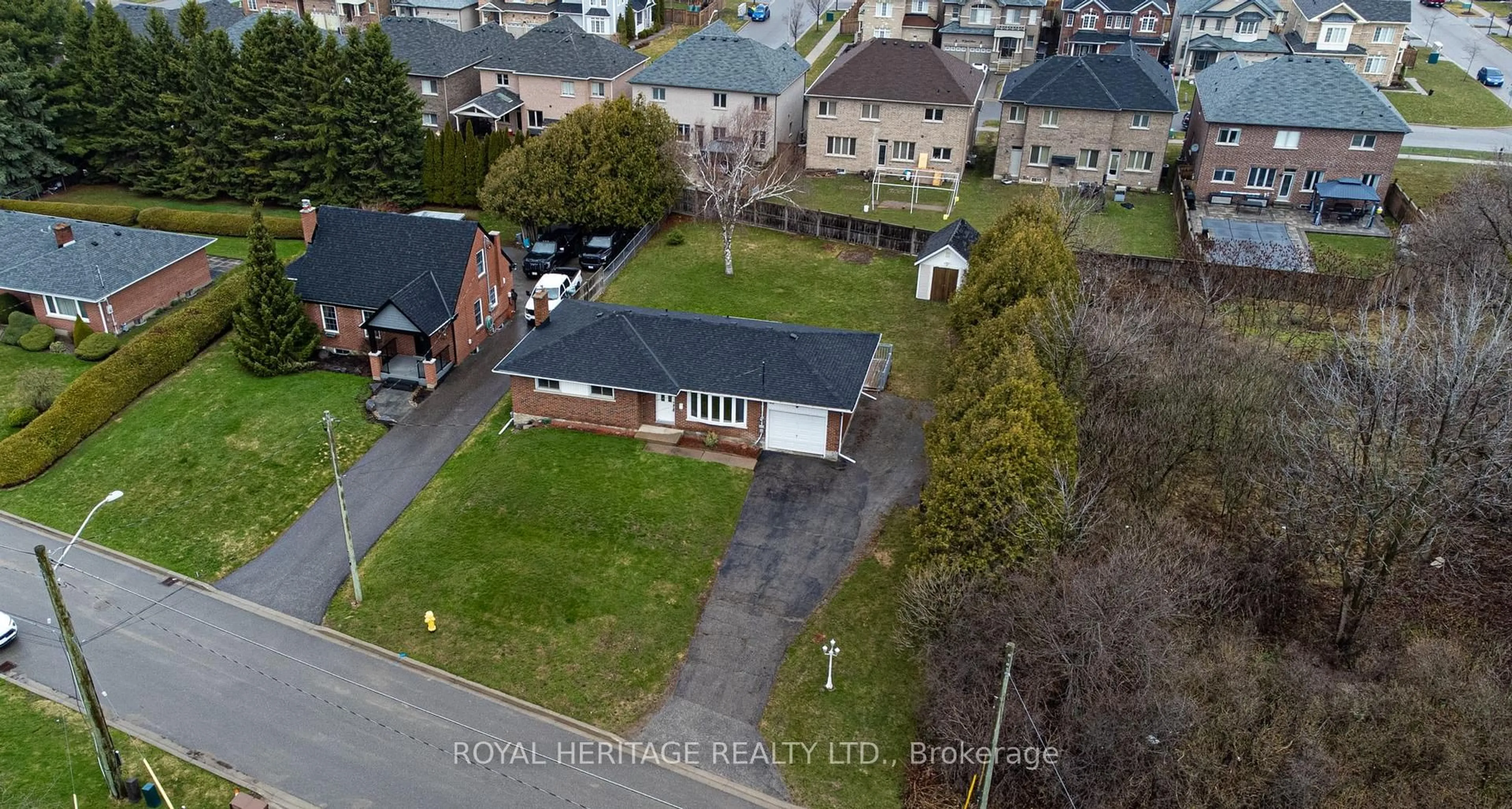 A pic from outside/outdoor area/front of a property/back of a property/a pic from drone, street for 46 Given Rd, Clarington Ontario L1B 1G9