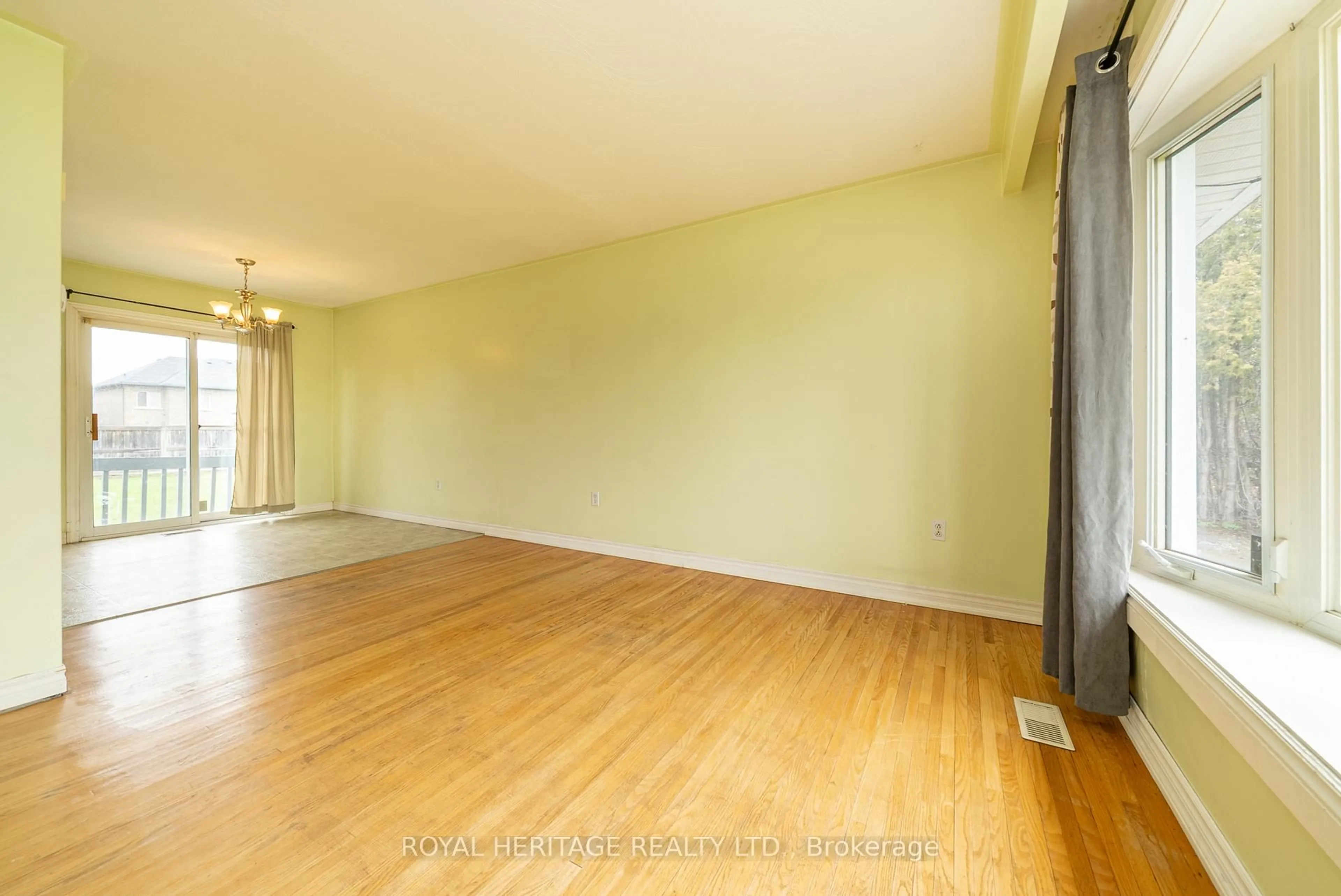 A pic of a room for 46 Given Rd, Clarington Ontario L1B 1G9