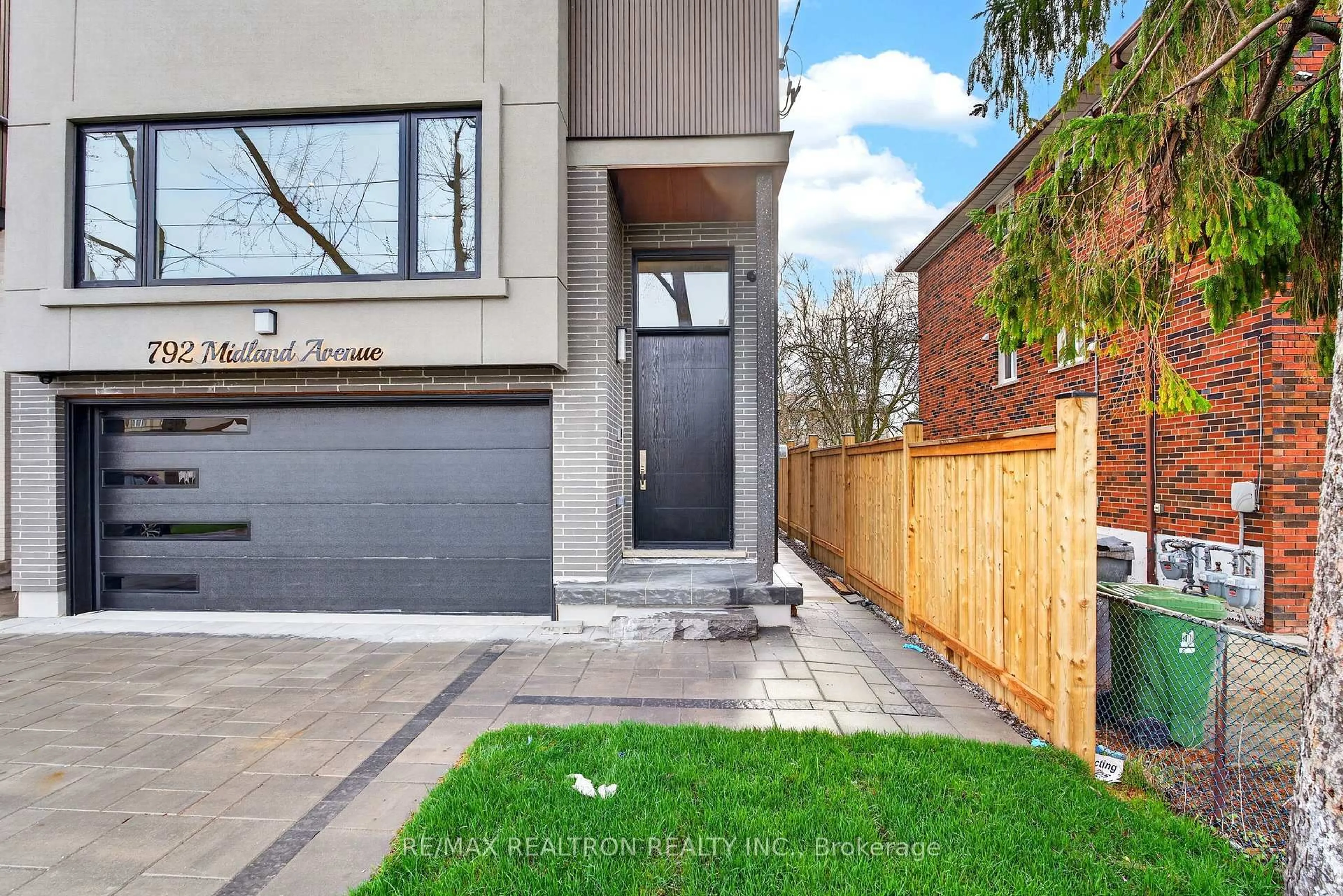 Home with brick exterior material, street for 792 Midland Ave, Toronto Ontario M1K 4E7