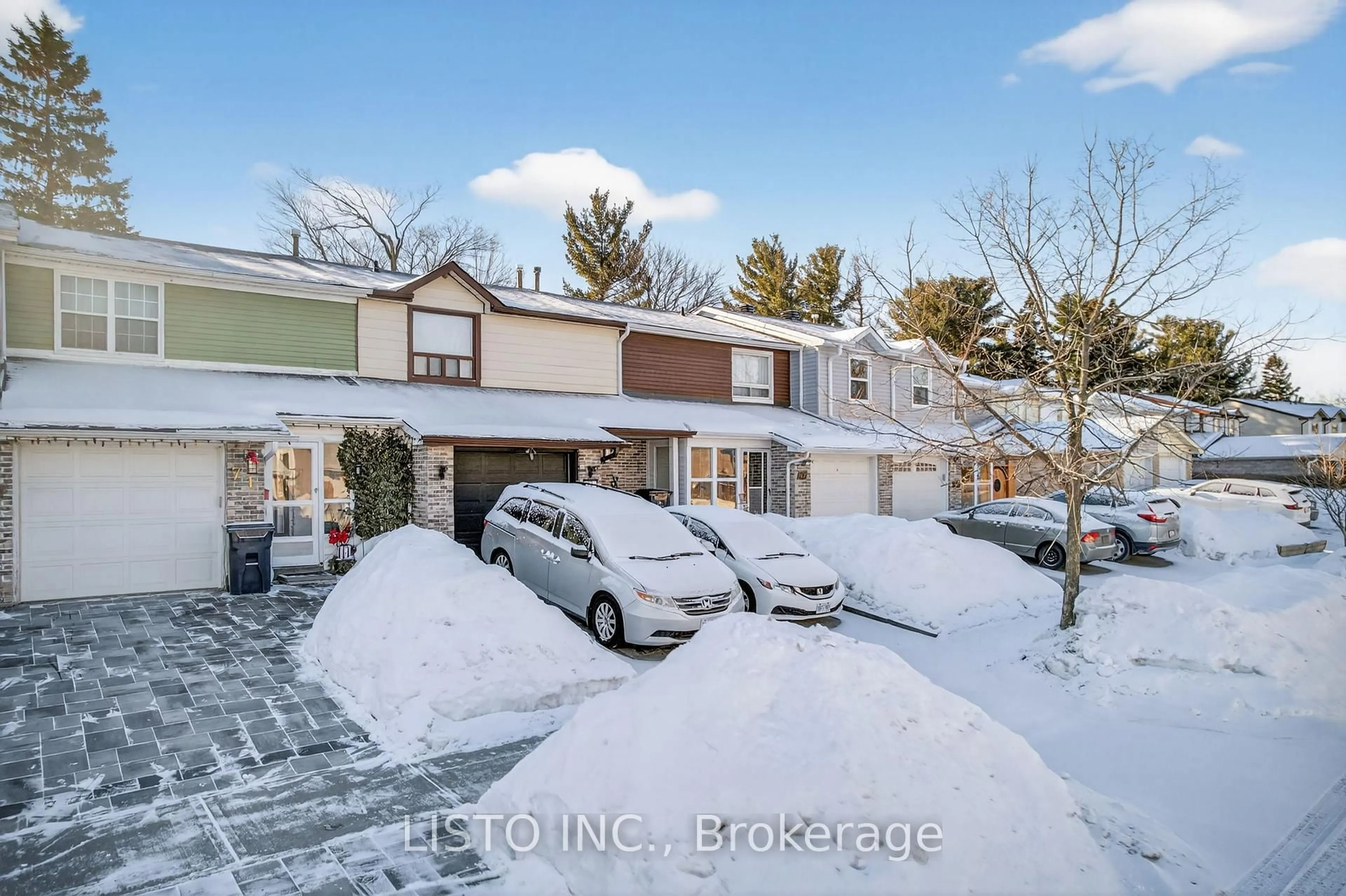 A pic from outside/outdoor area/front of a property/back of a property/a pic from drone, street for 69 Horseley Hill Dr, Toronto Ontario M1B 1W4