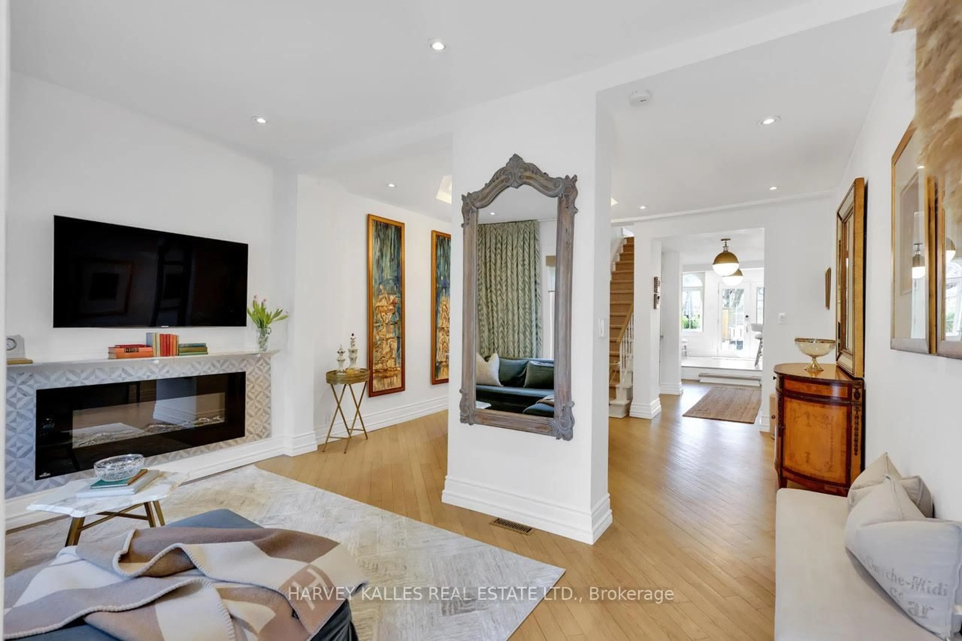 Living room with furniture, unknown for 130 Morse St, Toronto Ontario M4M 2P8