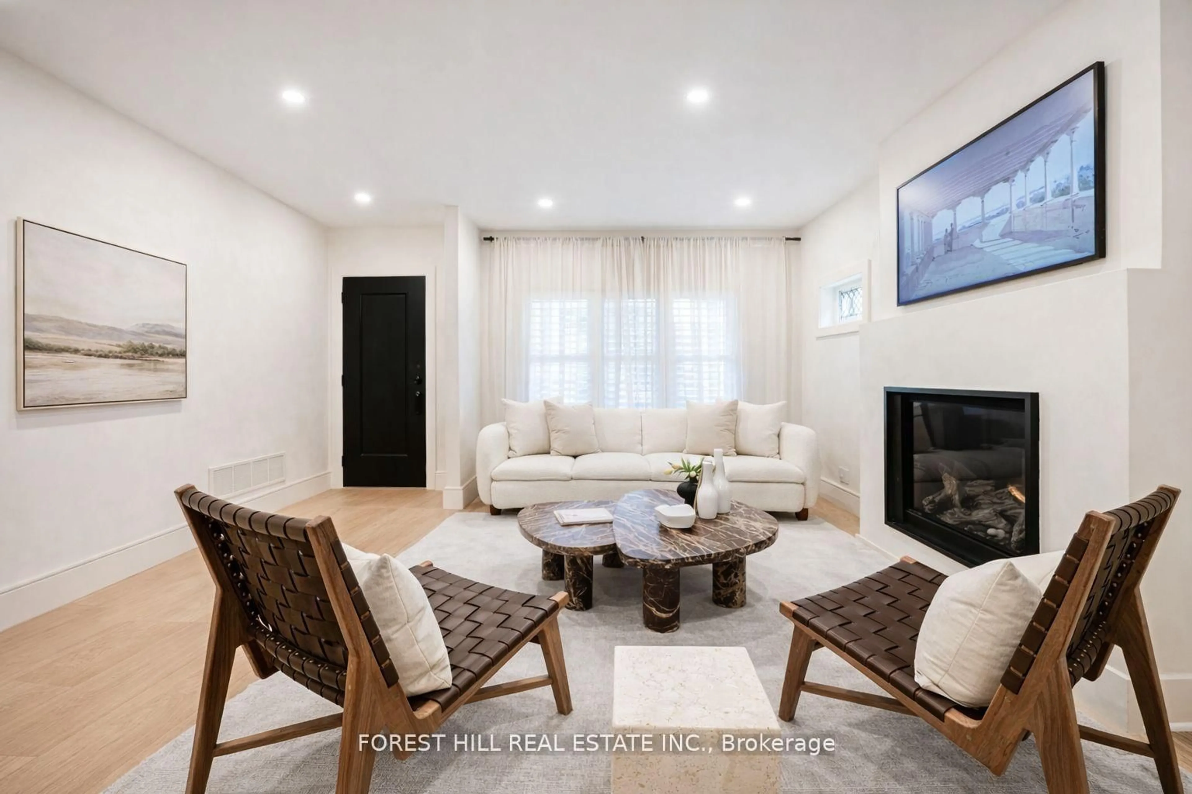 Living room with furniture, unknown for 295 Strathmore Blvd, Toronto Ontario M4J 1P9