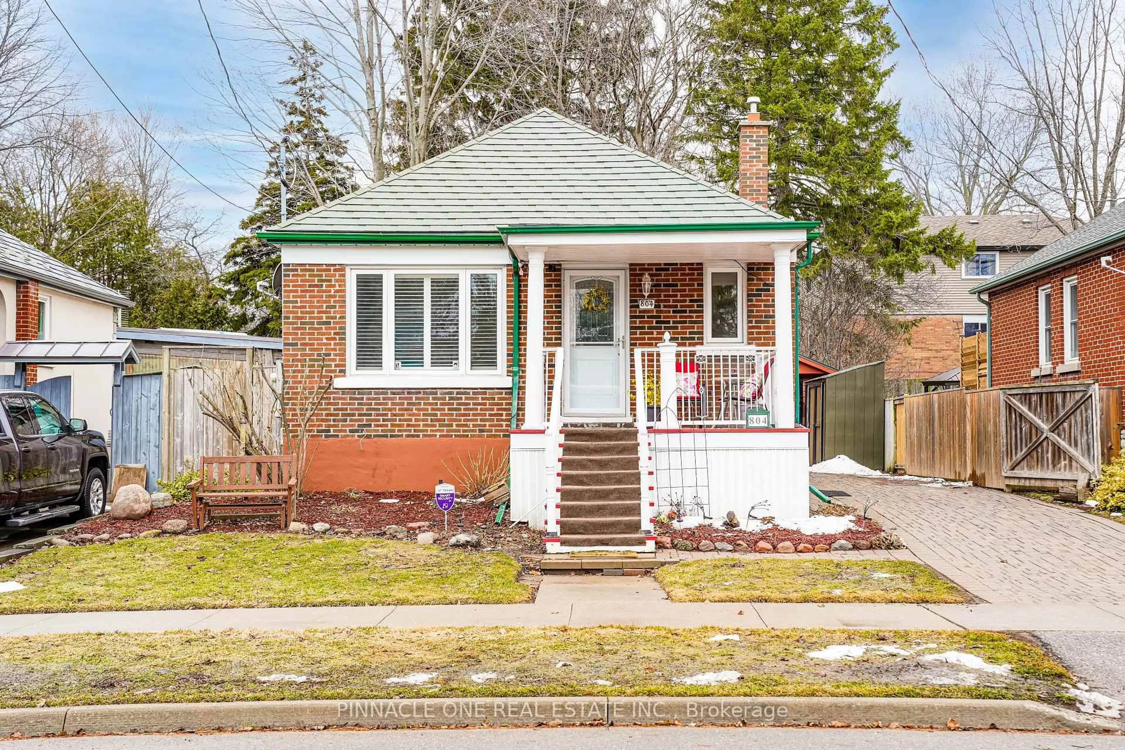 Home with brick exterior material, street for 804 Byron St, Whitby Ontario L1N 4R8