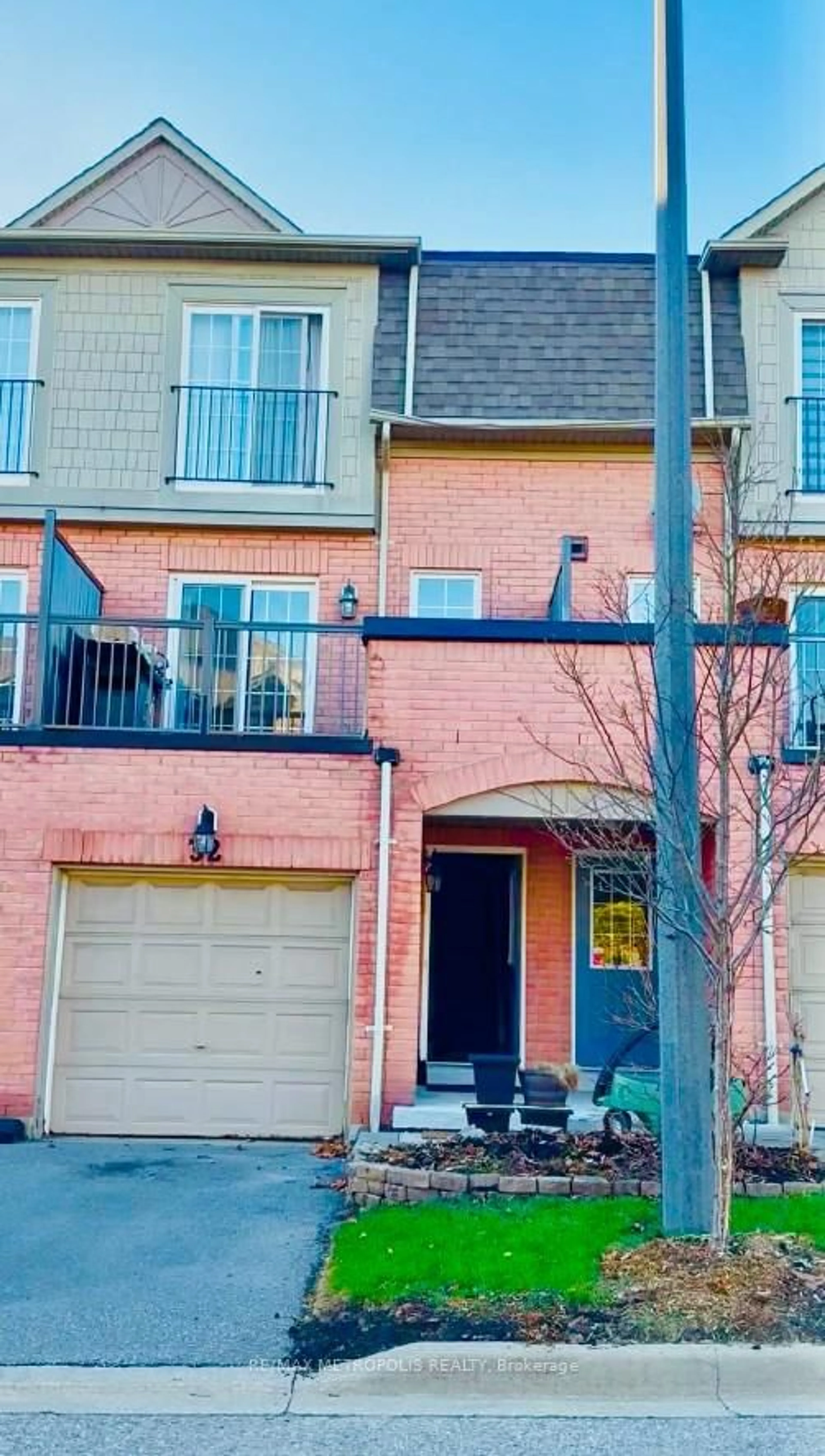 Unknown for 1100 Begley St #32, Pickering Ontario L1W 4B3