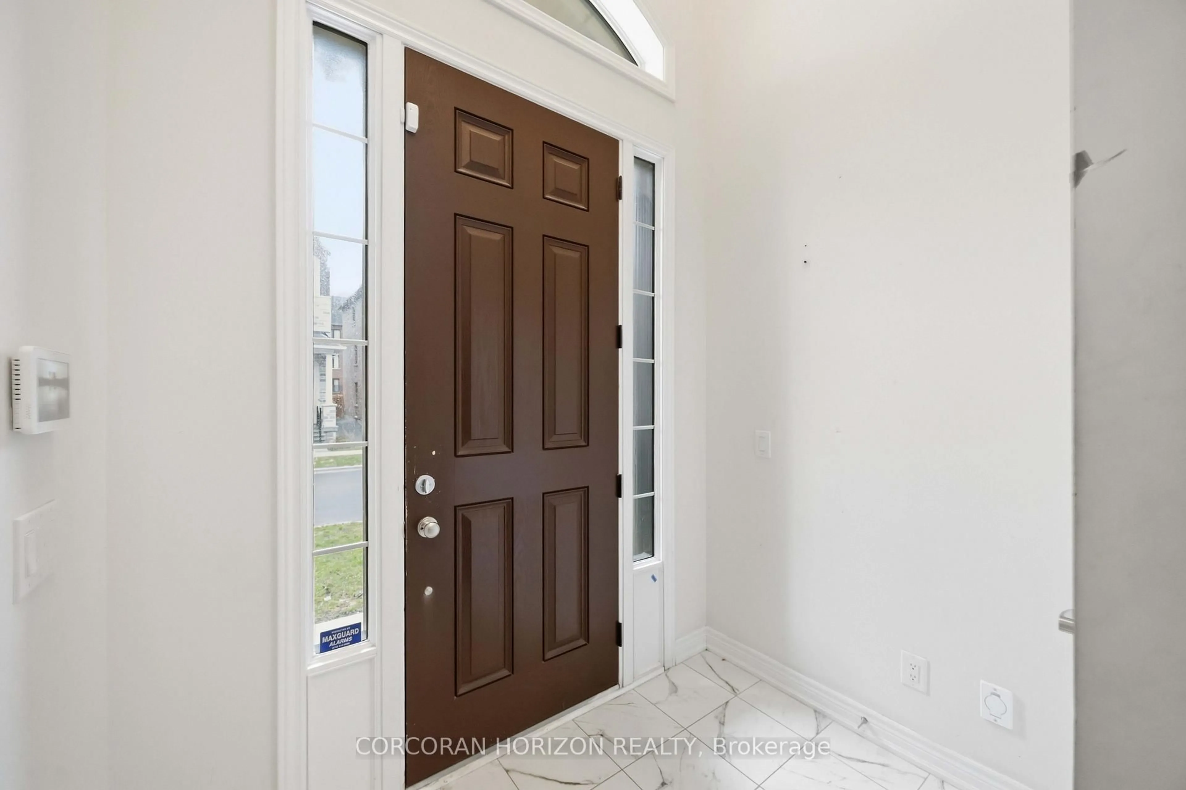 Indoor entryway for 91 Dorian Dr, Whitby Ontario L1P 0C8