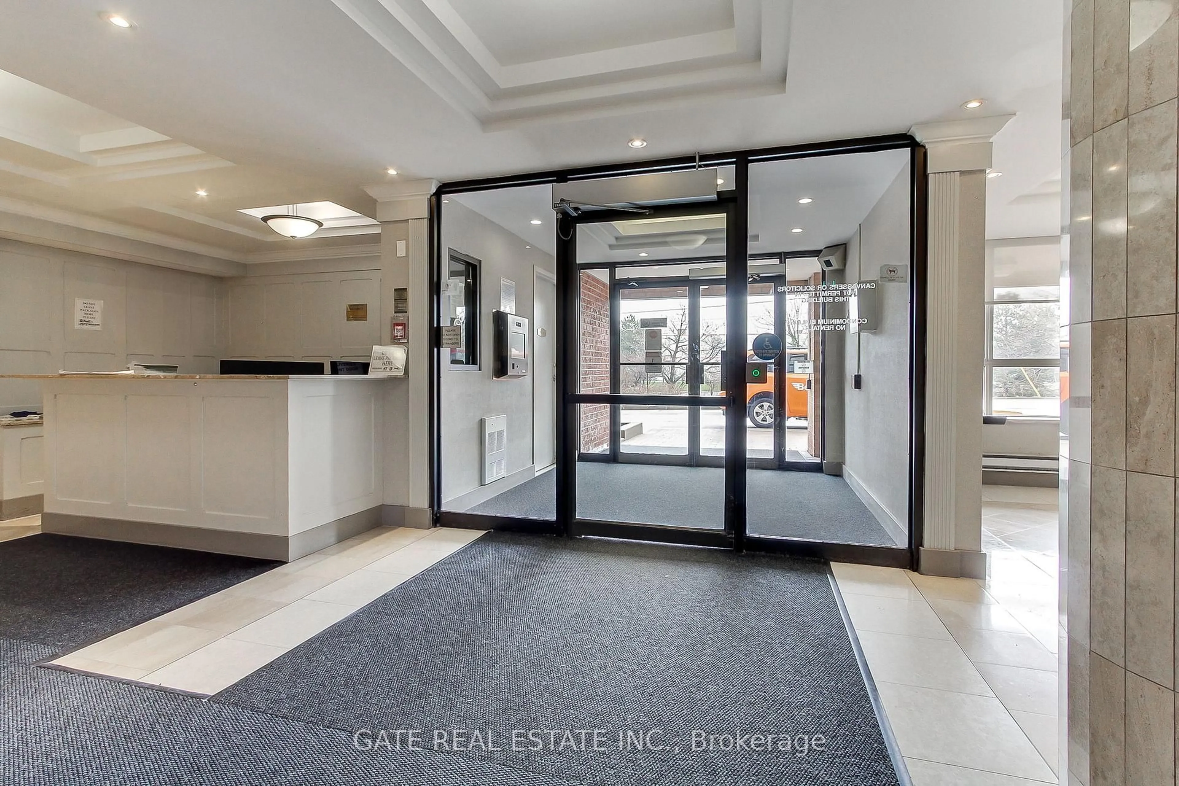 Indoor foyer for 330 Mccowan Rd #1710, Toronto Ontario M1J 3N3