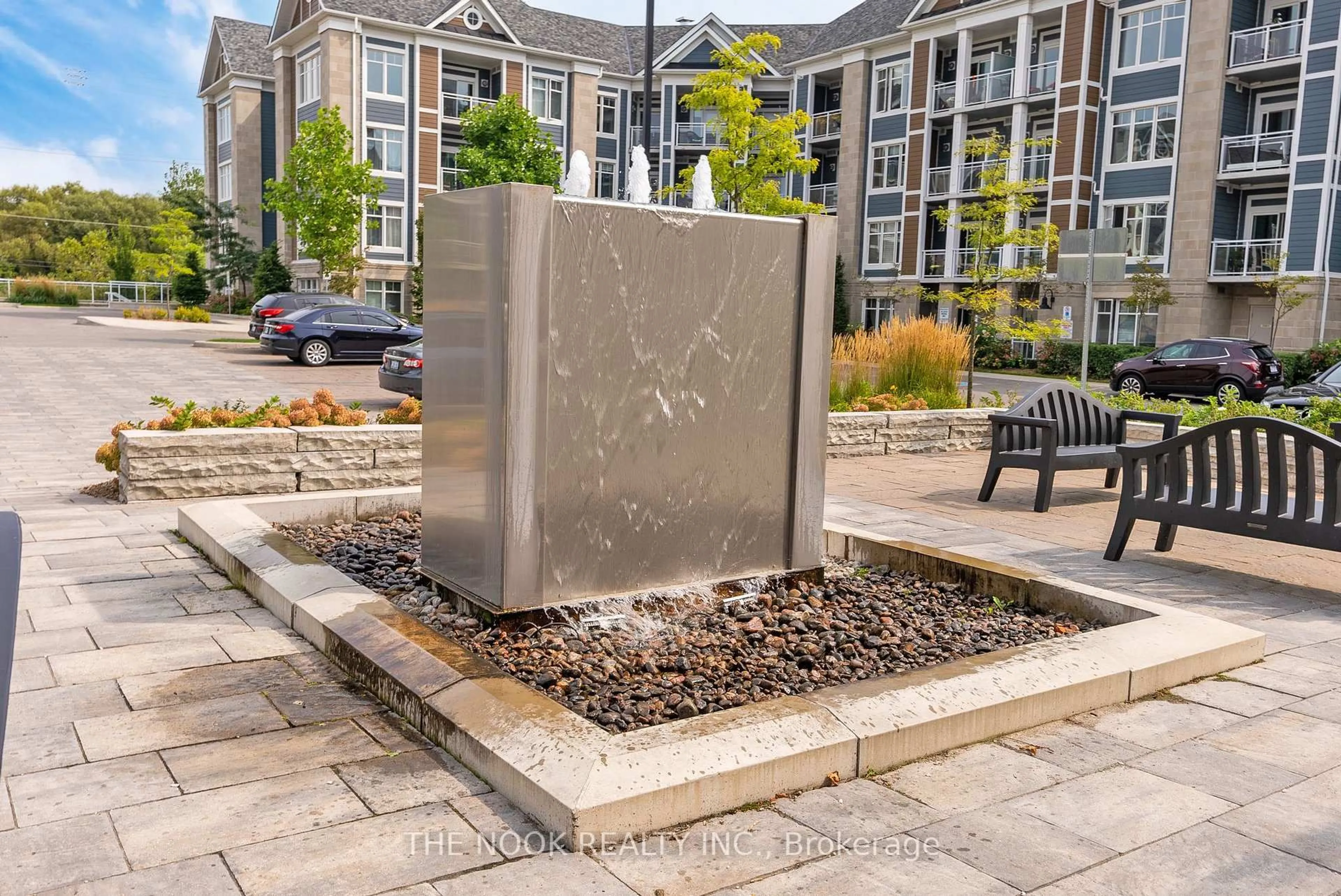 Patio, street for 670 Gordon St #101, Whitby Ontario L1N 0K9