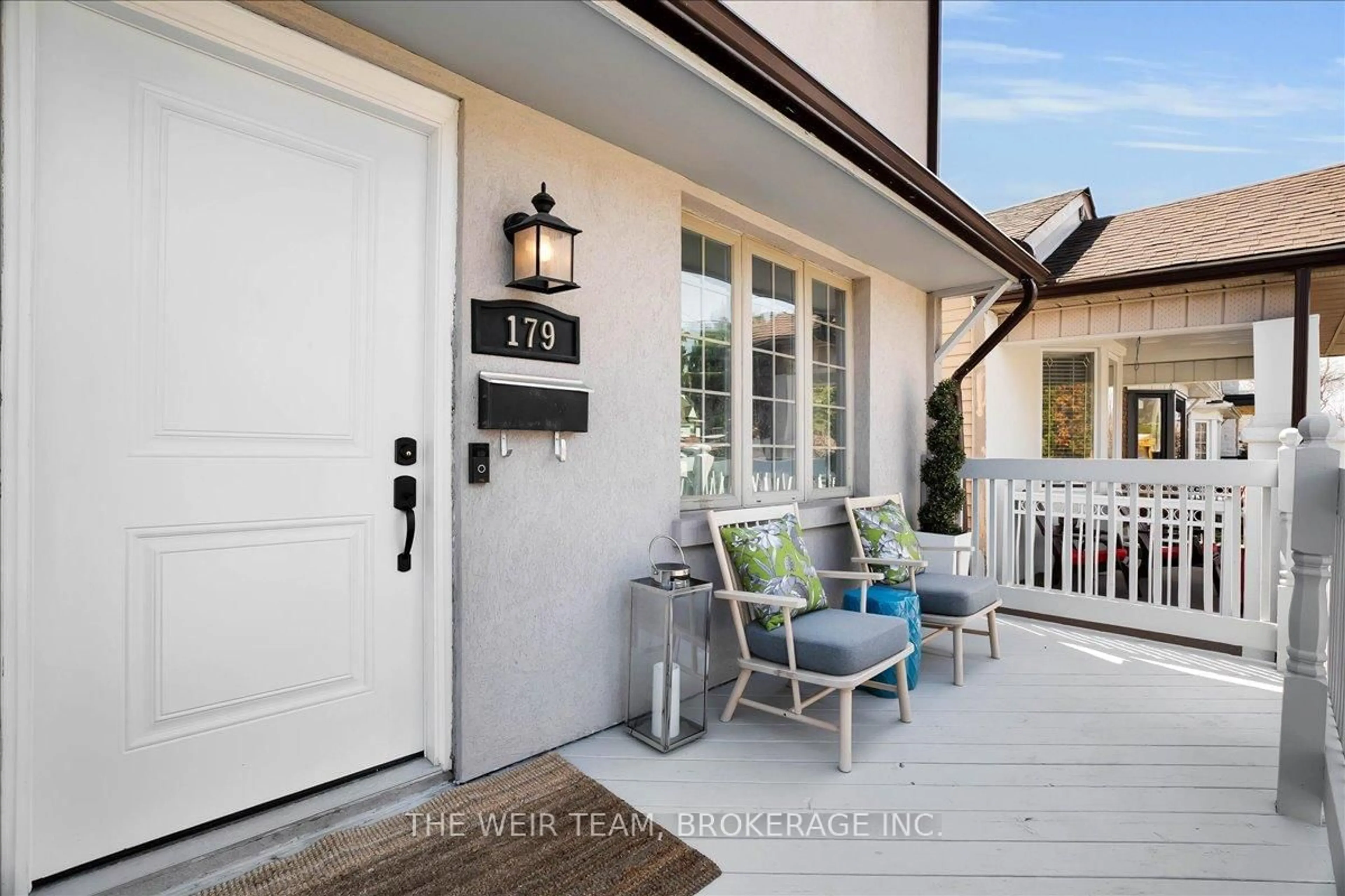 Indoor entryway for 179 Woodville Ave, Toronto Ontario M4J 2R4