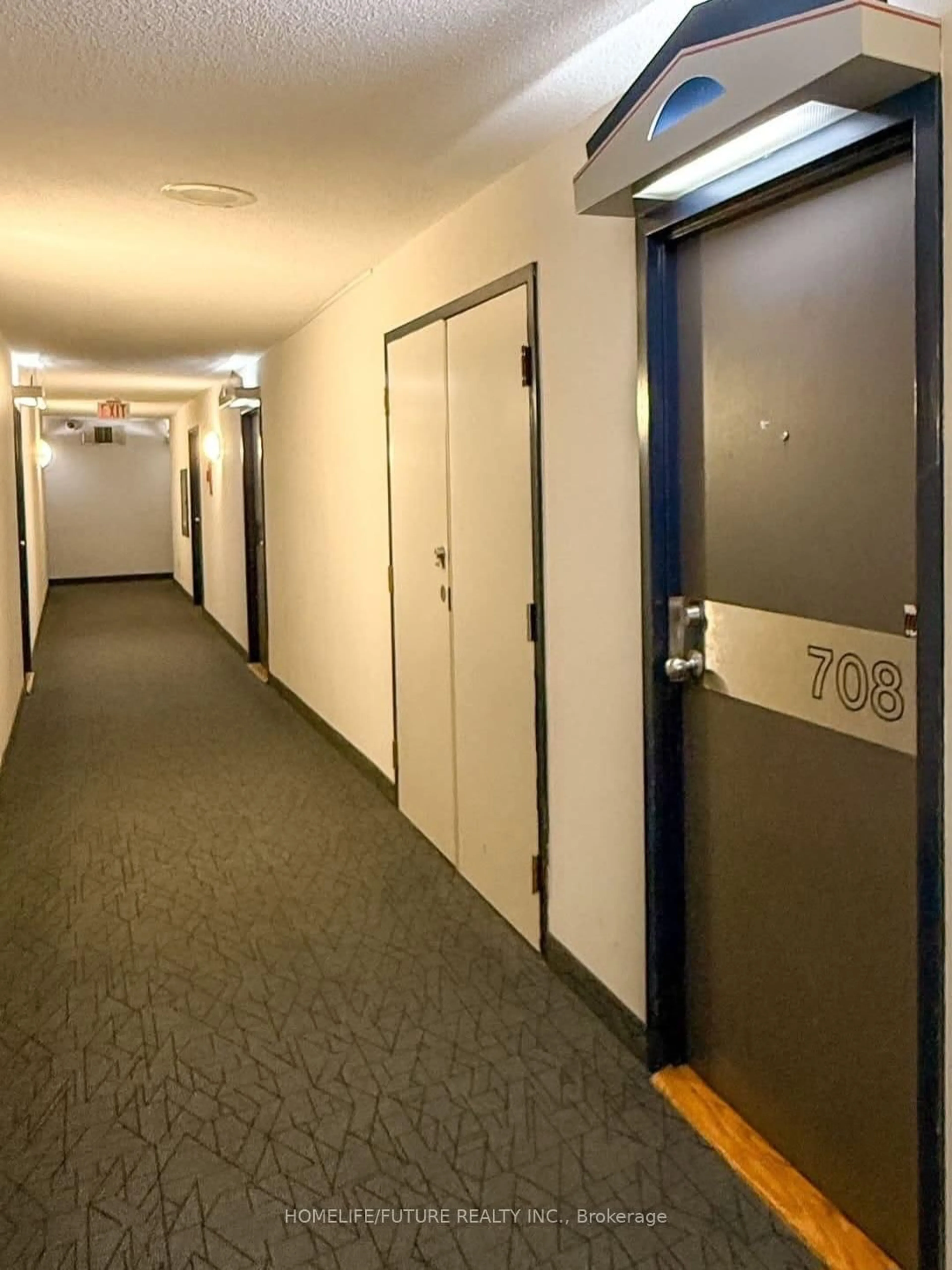 Indoor foyer for 2460 Eglinton Ave #708, Toronto Ontario M1K 5J7